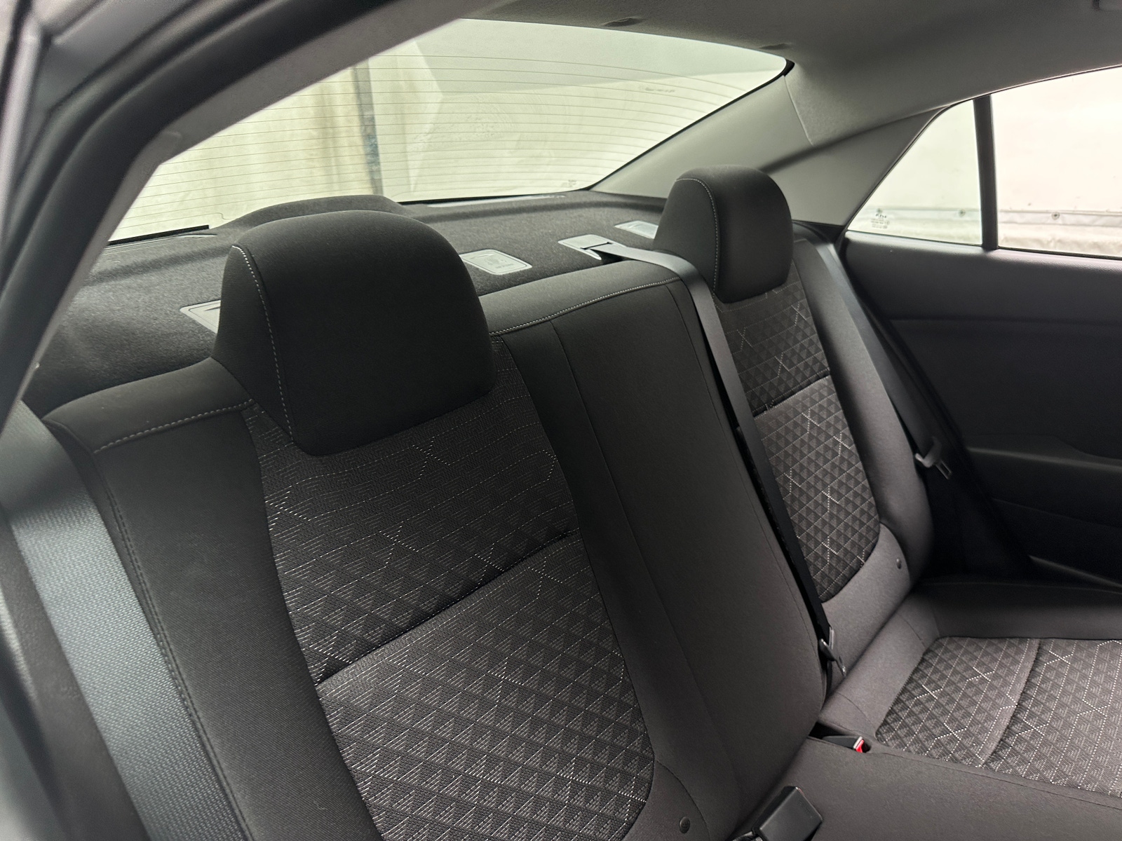 Thumbnail: 2022 Kia Rio - 6