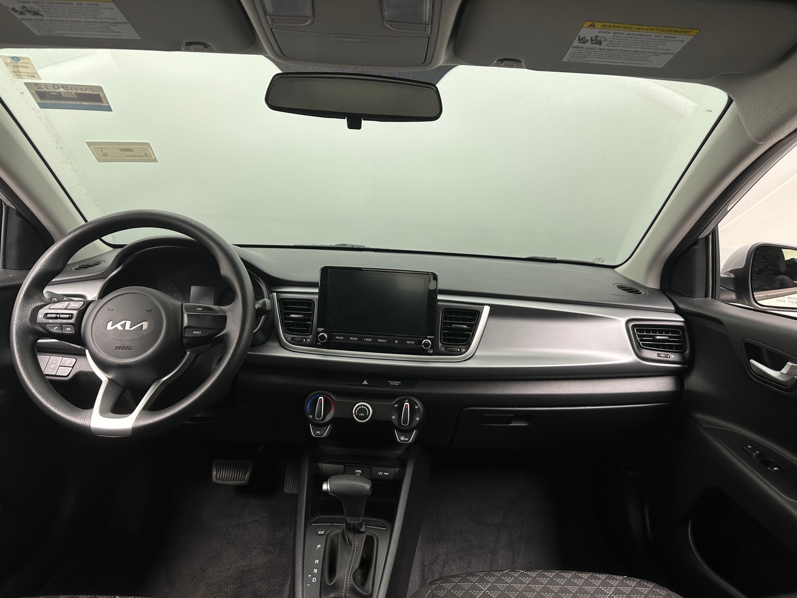 Thumbnail: 2022 Kia Rio - 3