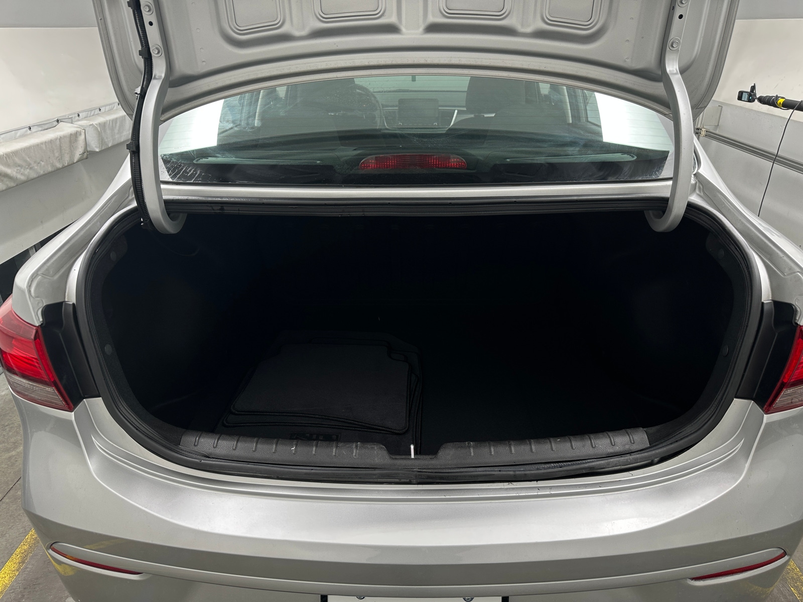 Thumbnail: 2022 Kia Rio - 7