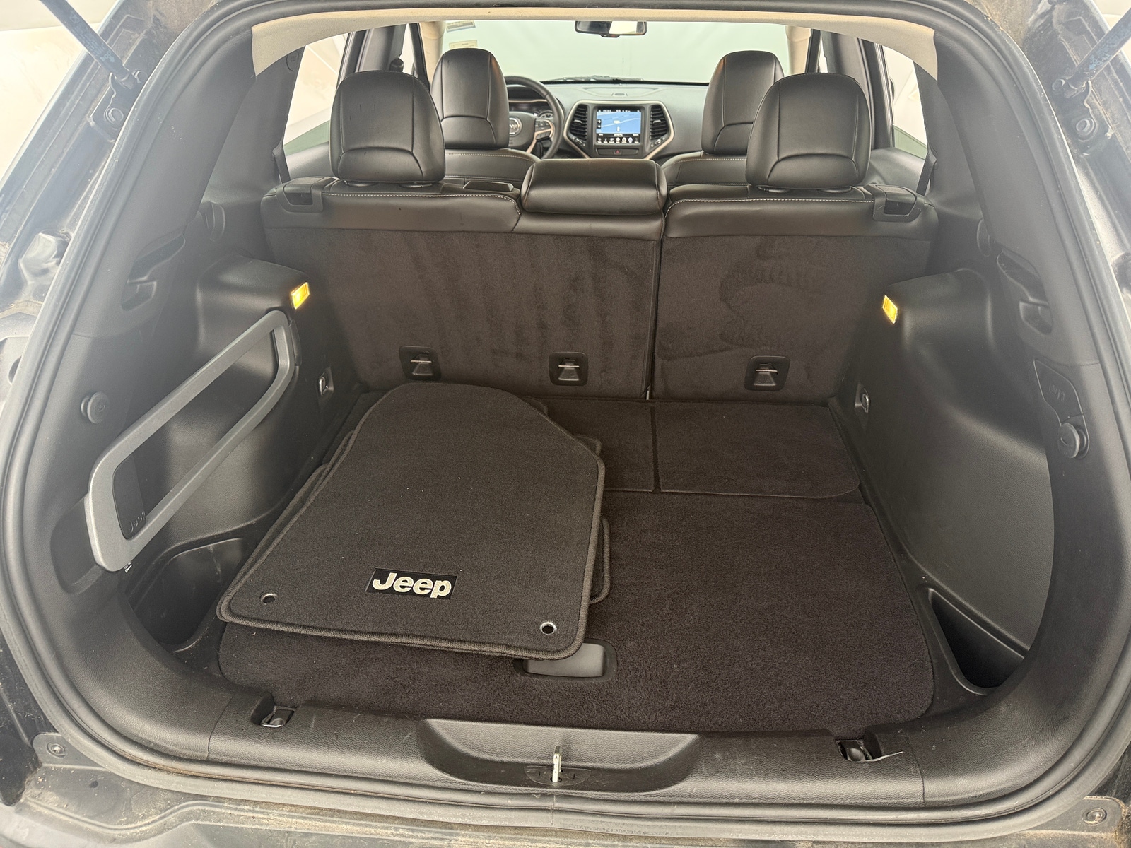 Thumbnail: 2015 Jeep Cherokee - 6