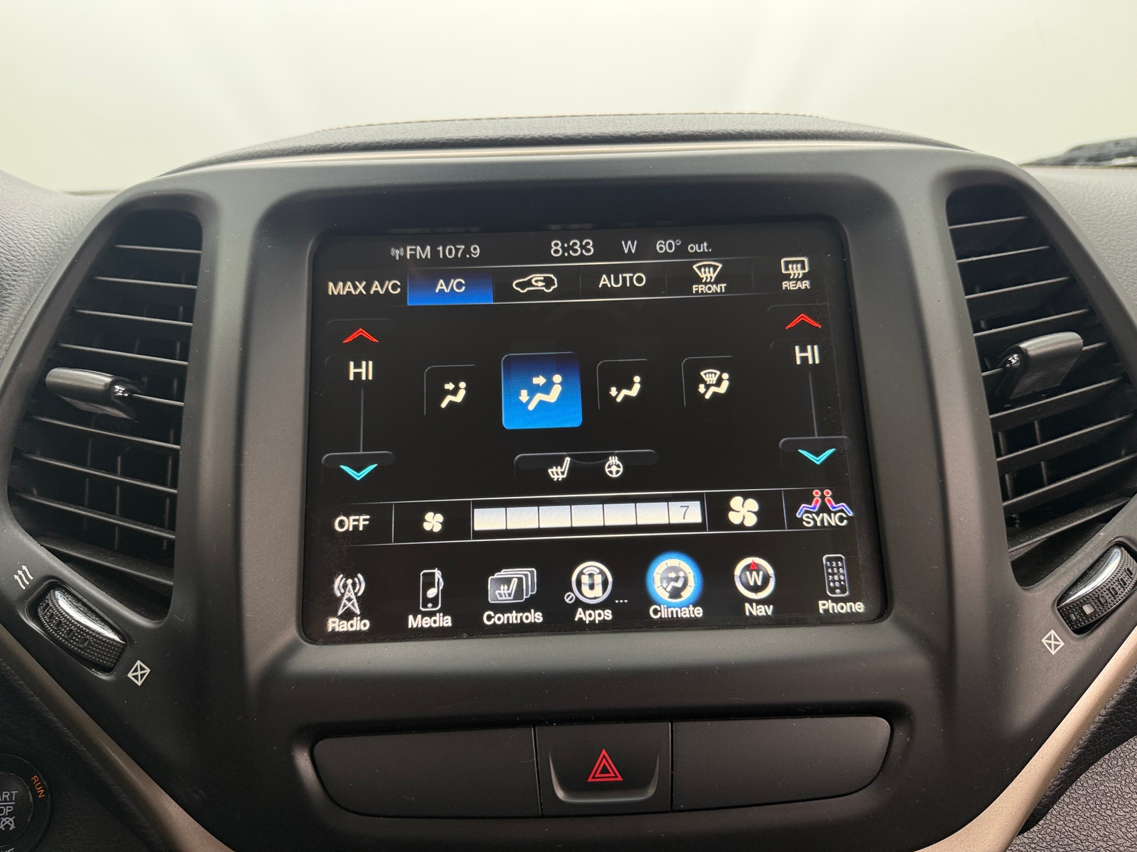 Thumbnail: 2015 Jeep Cherokee - 3