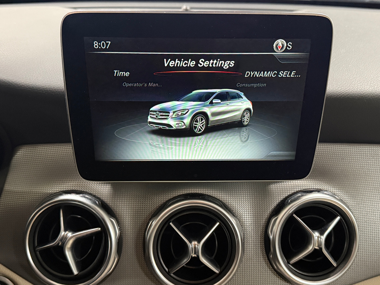 Thumbnail: 2018 Mercedes-Benz GLA - 3