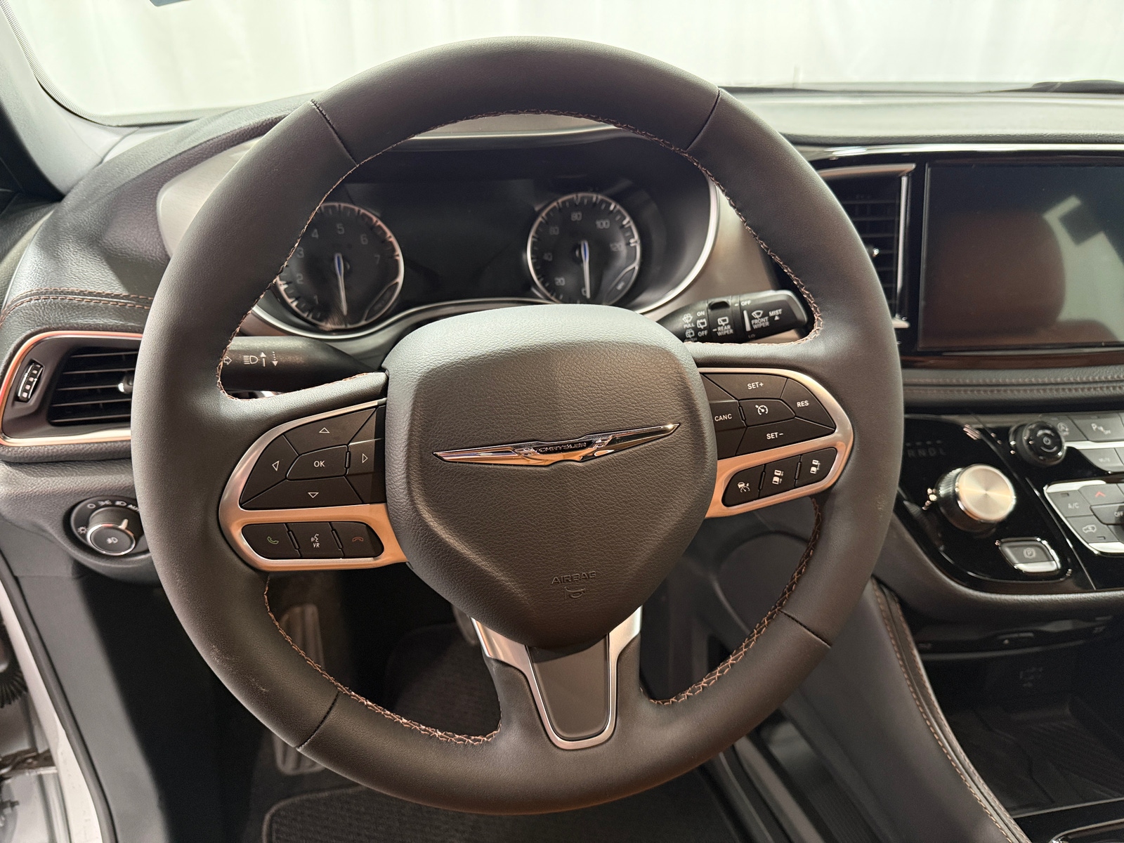 Thumbnail: 2026 Chrysler Pacifica - 4