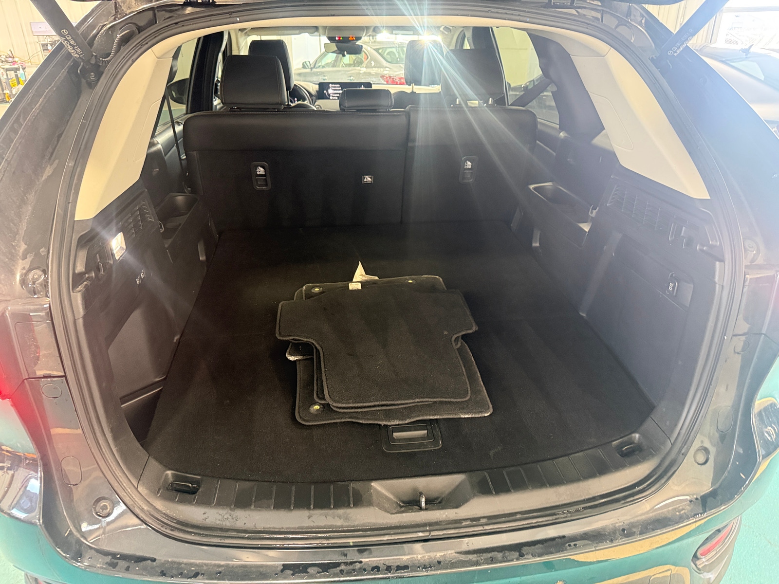 Thumbnail: 2025 Mazda CX-70 - 6