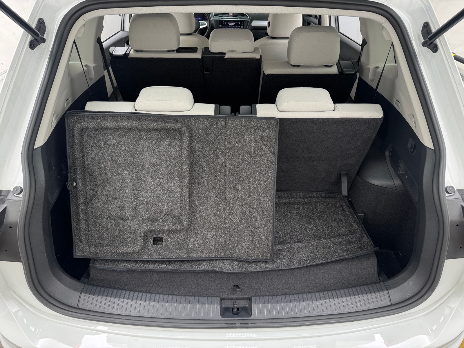 Thumbnail: 2024 Volkswagen Tiguan - 7