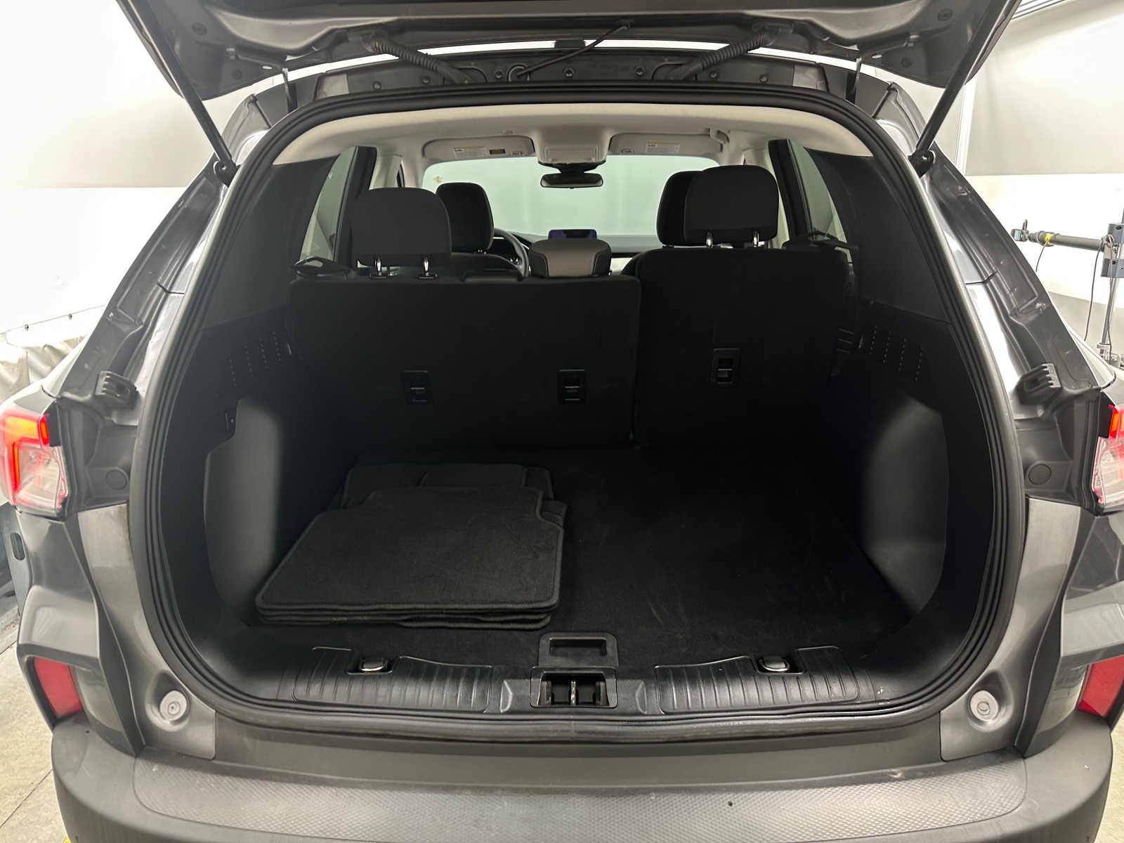 Thumbnail: 2021 Ford Escape - 7