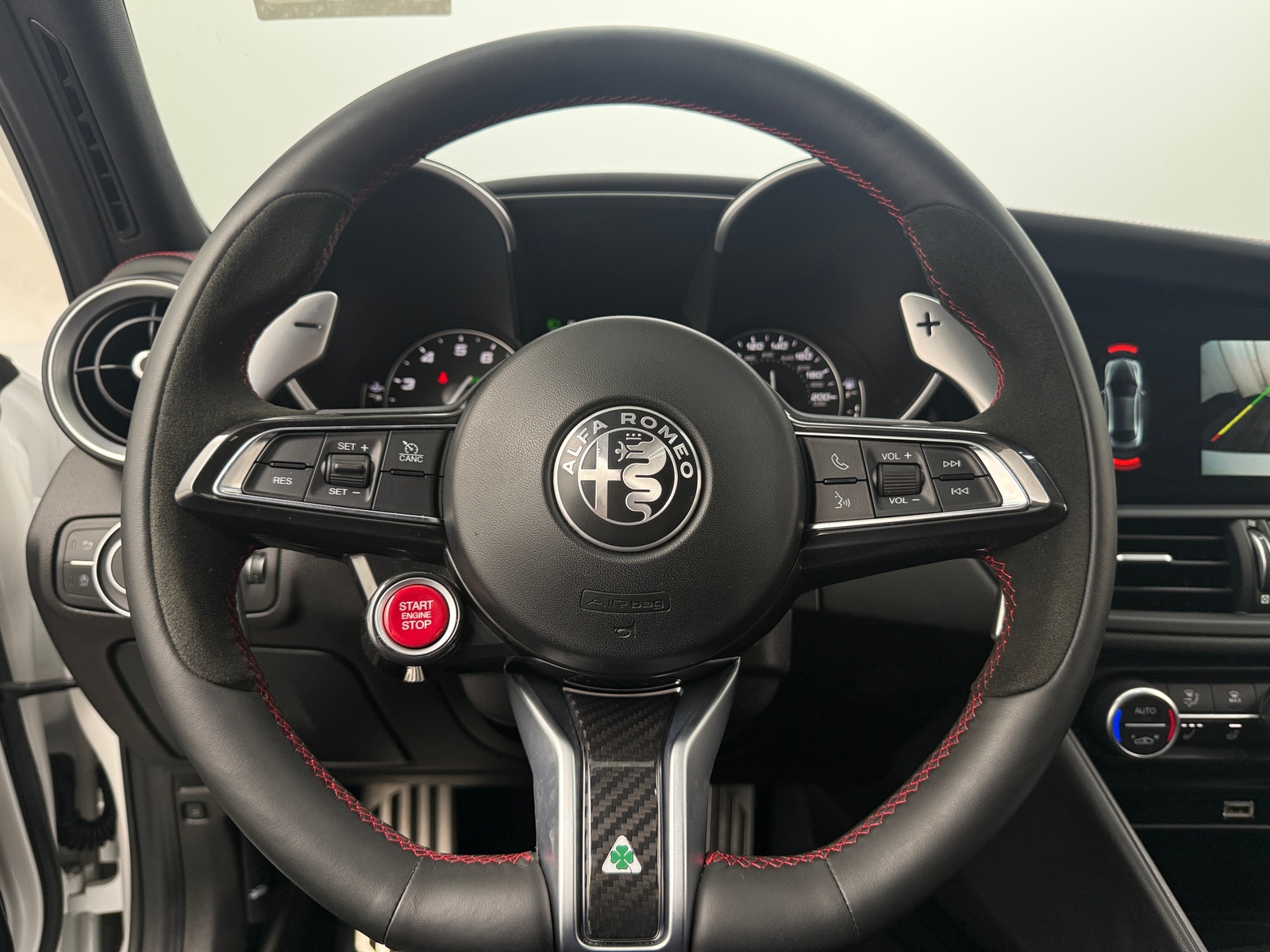 Thumbnail: 2020 Alfa Romeo Giulia - 4