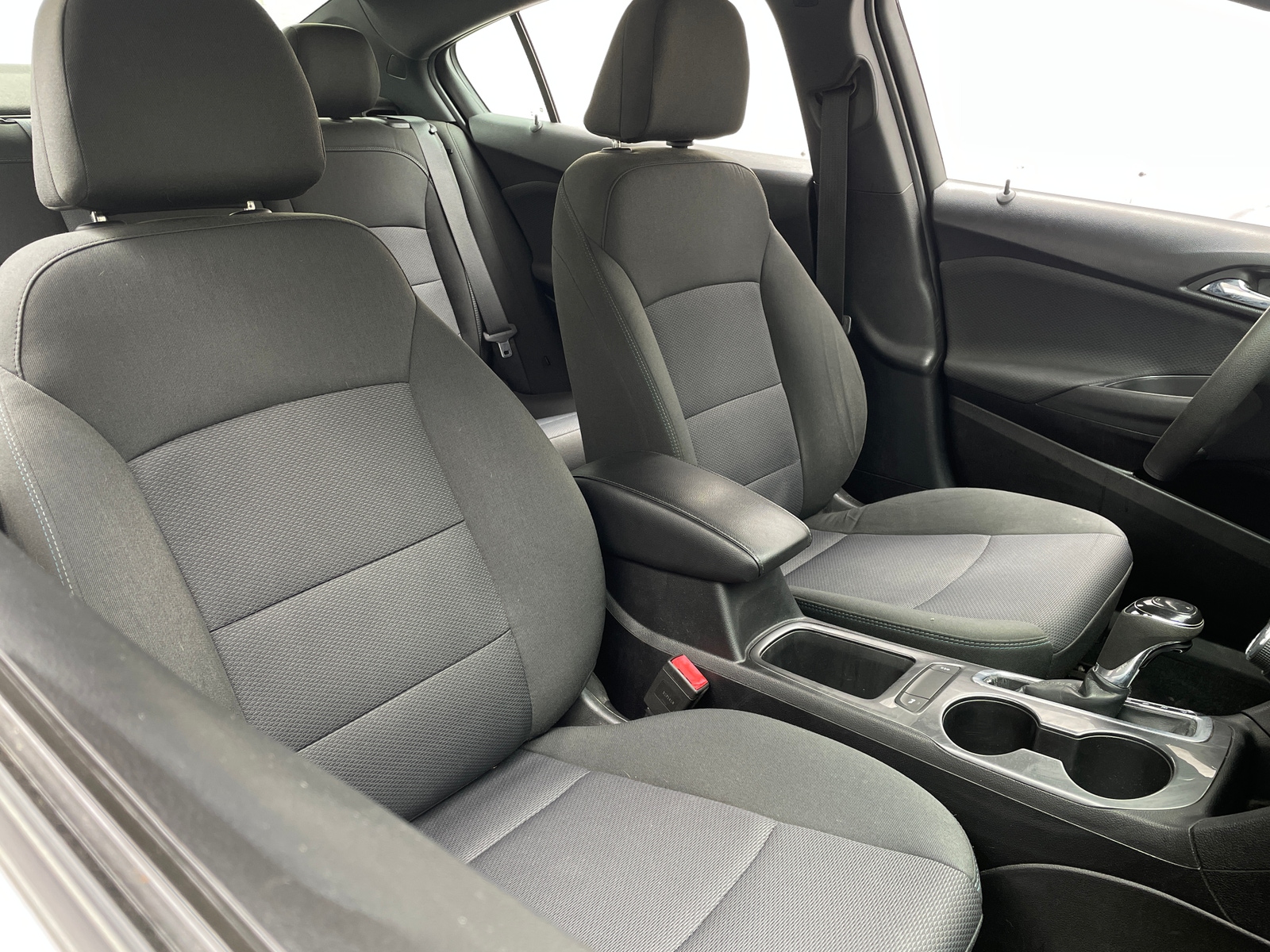 Thumbnail: 2018 Chevrolet Cruze - 2