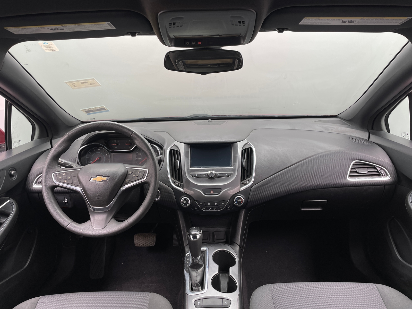 Thumbnail: 2018 Chevrolet Cruze - 3