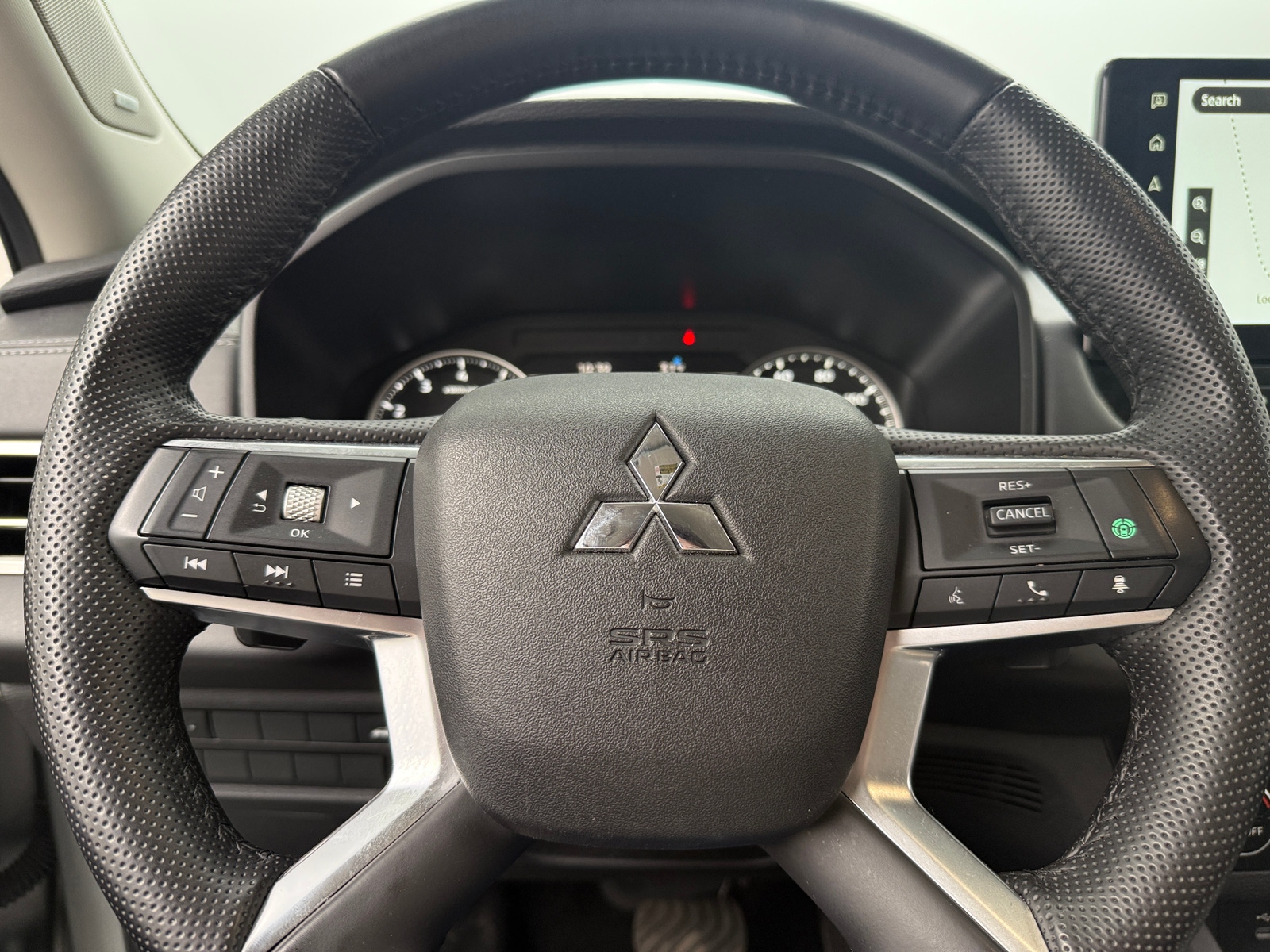 Thumbnail: 2025 Mitsubishi Outlander - 4