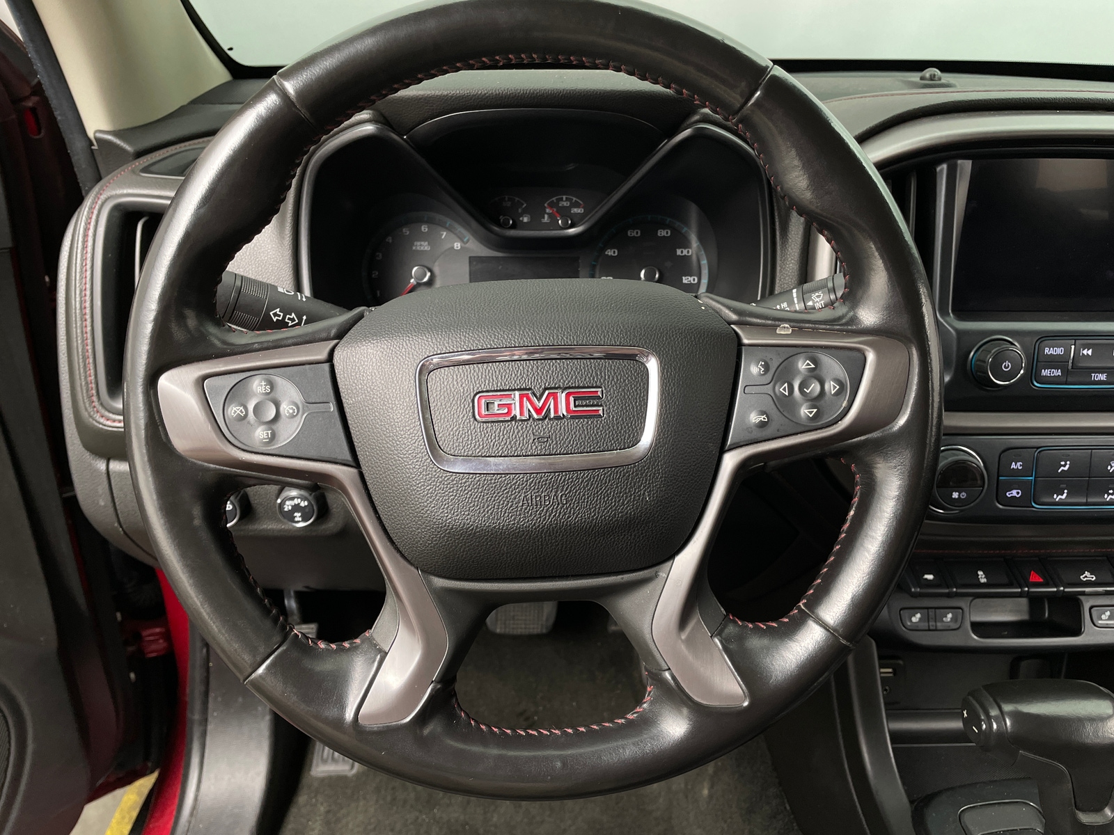 Thumbnail: 2018 GMC Canyon - 4