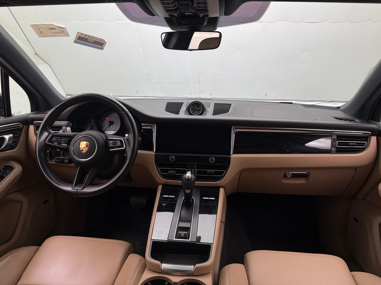 Thumbnail: 2023 Porsche Macan - 2