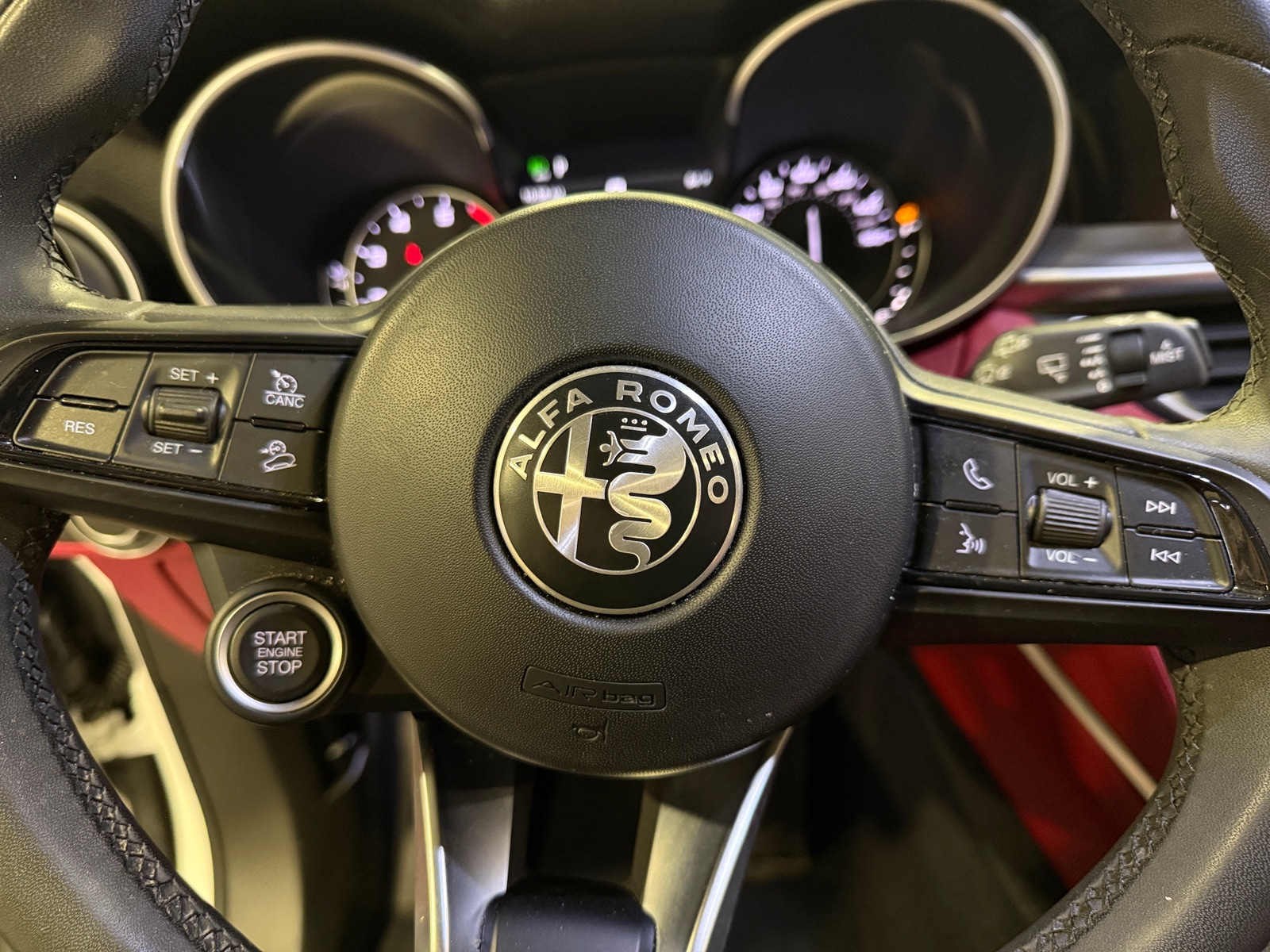 Thumbnail: 2021 Alfa Romeo Stelvio - 4