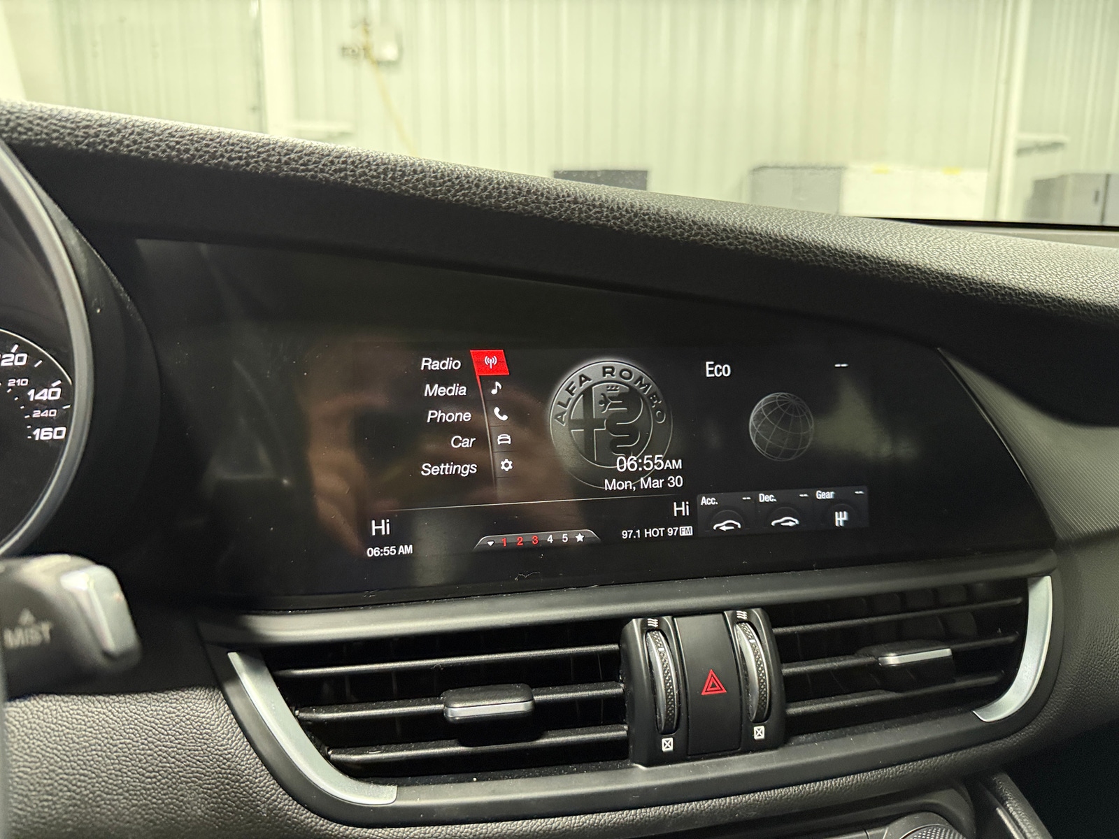 Thumbnail: 2019 Alfa Romeo Giulia - 3