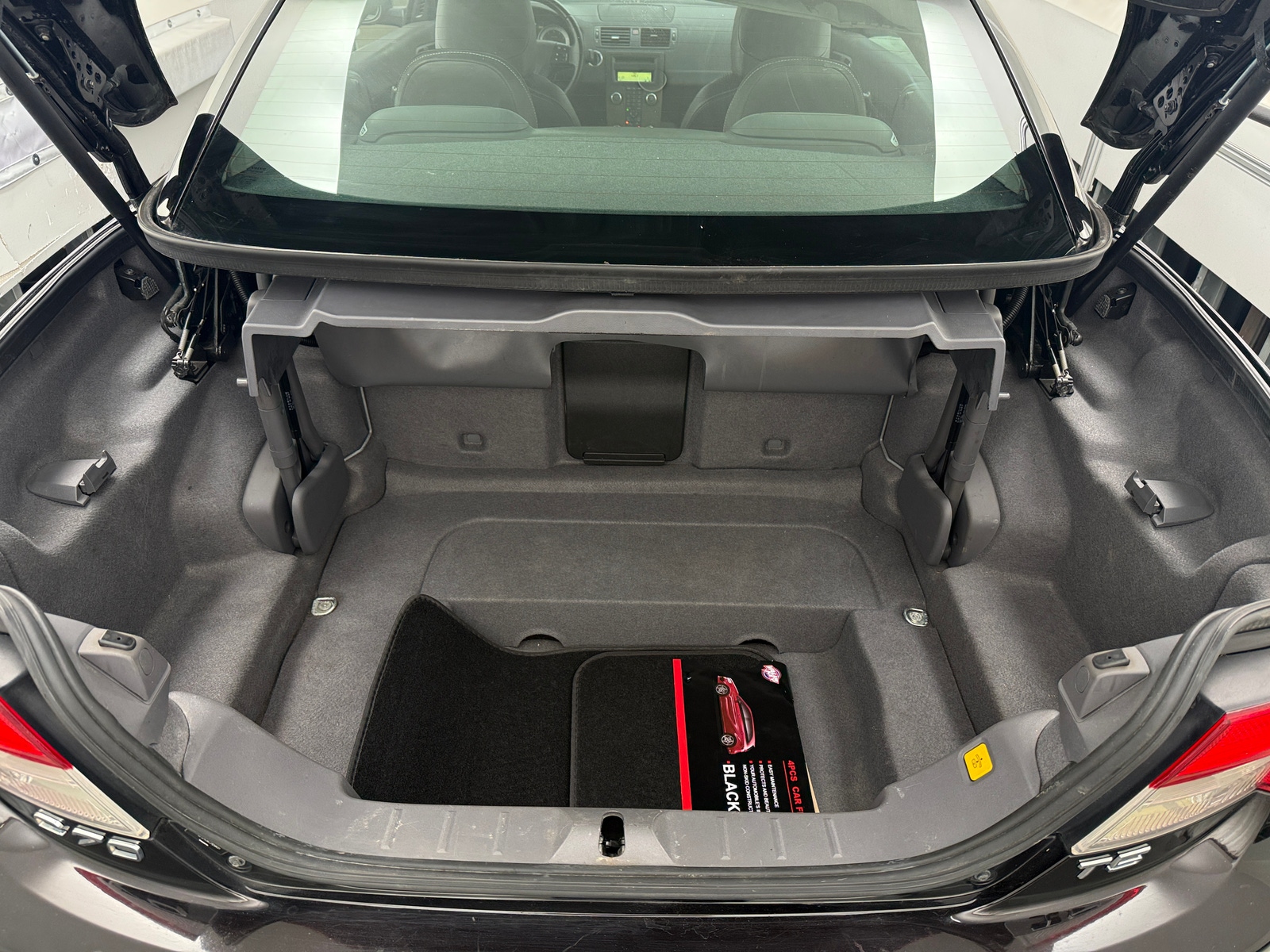 Thumbnail: 2012 Volvo C70 - 6