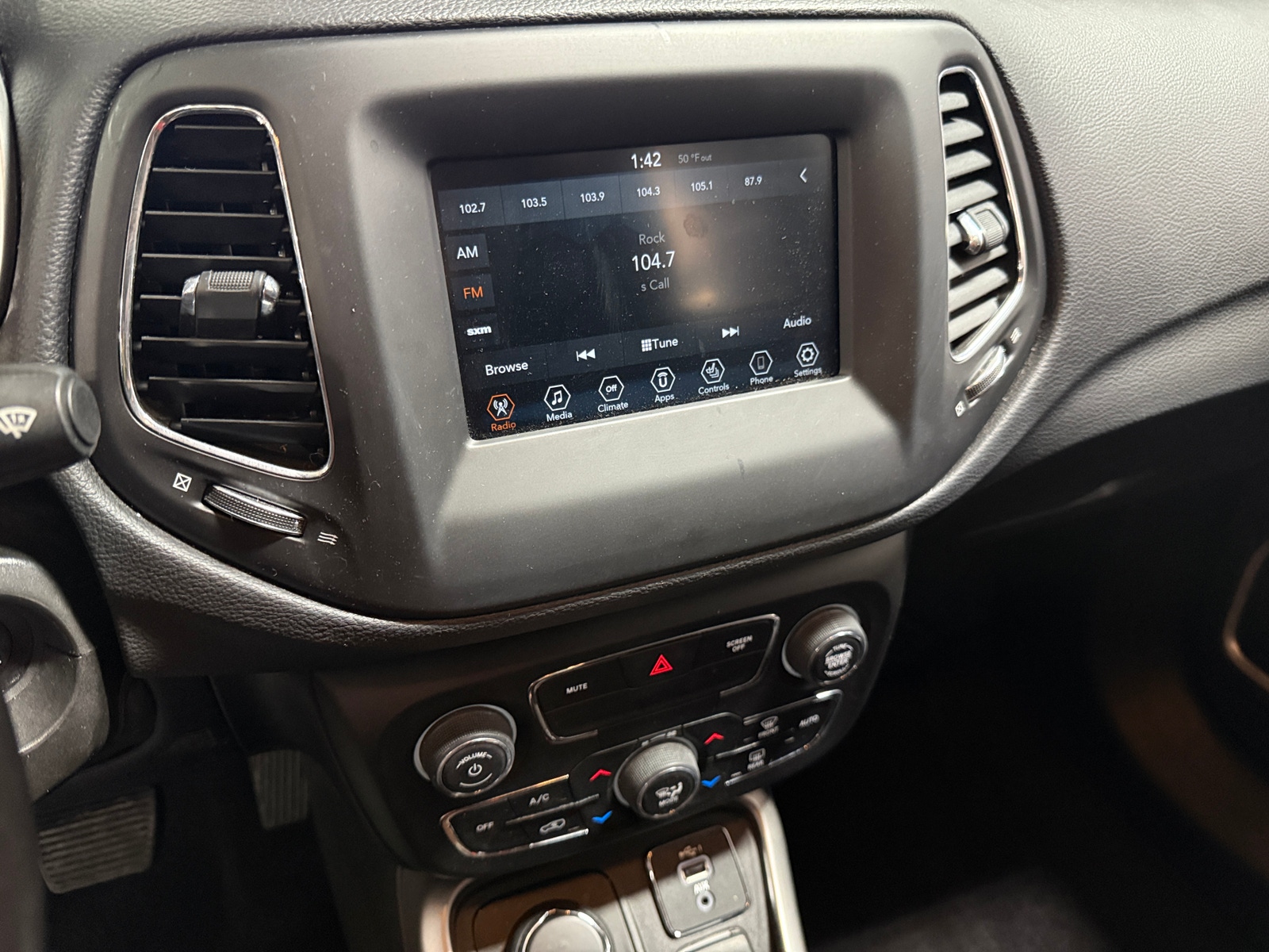 Thumbnail: 2019 Jeep Compass - 4