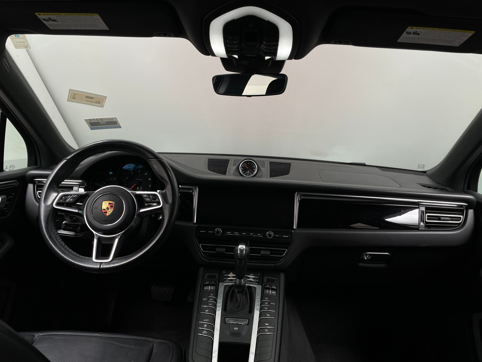 Thumbnail: 2021 Porsche Macan - 2