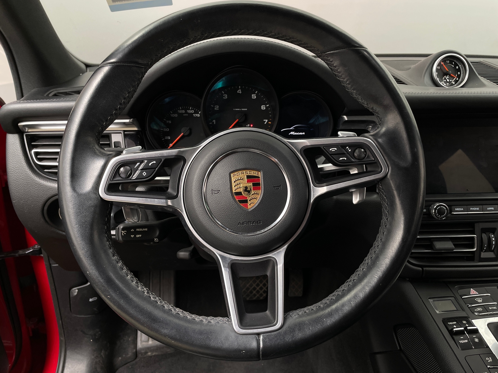 Thumbnail: 2021 Porsche Macan - 4