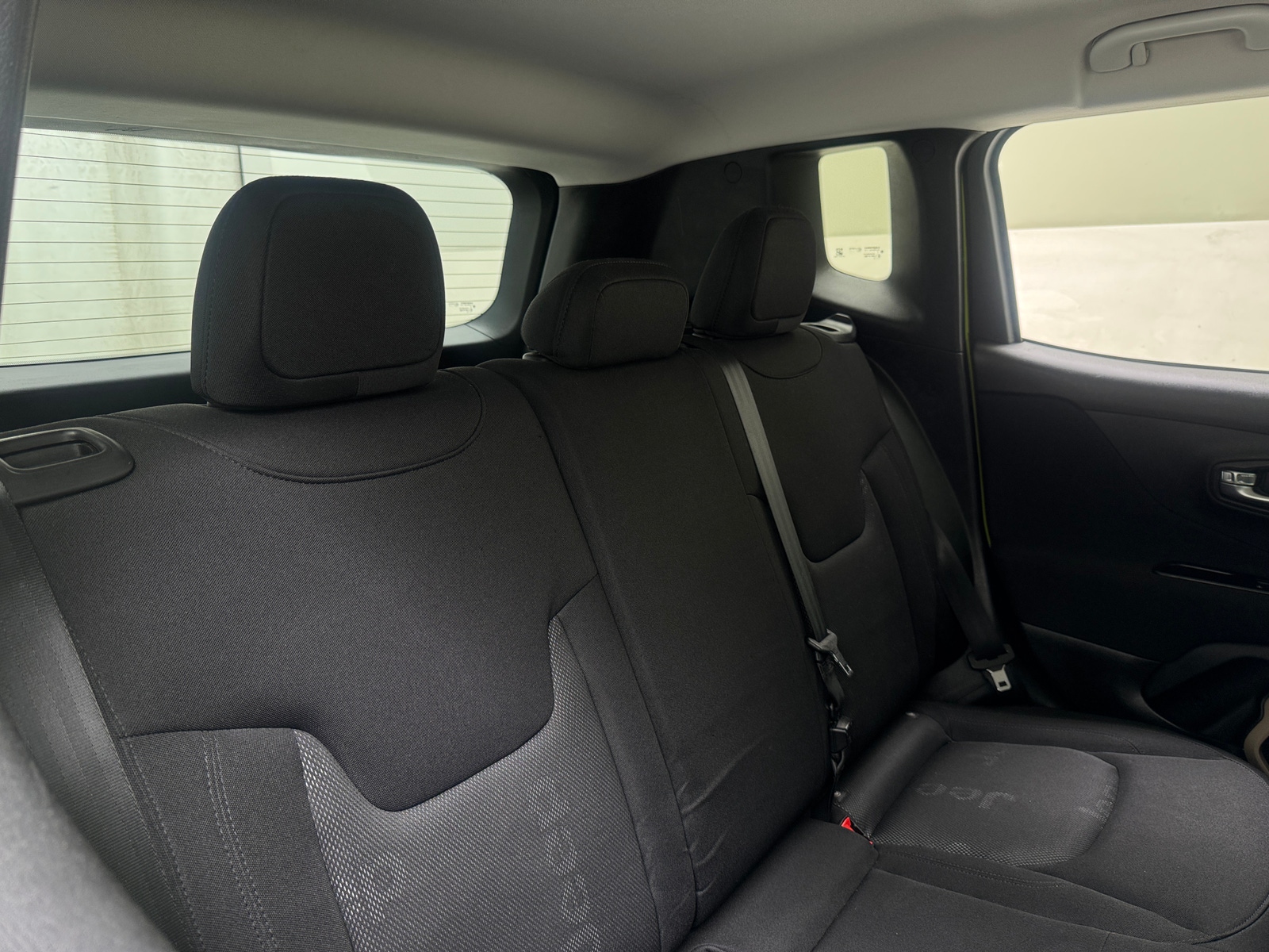 Thumbnail: 2017 Jeep Renegade - 6