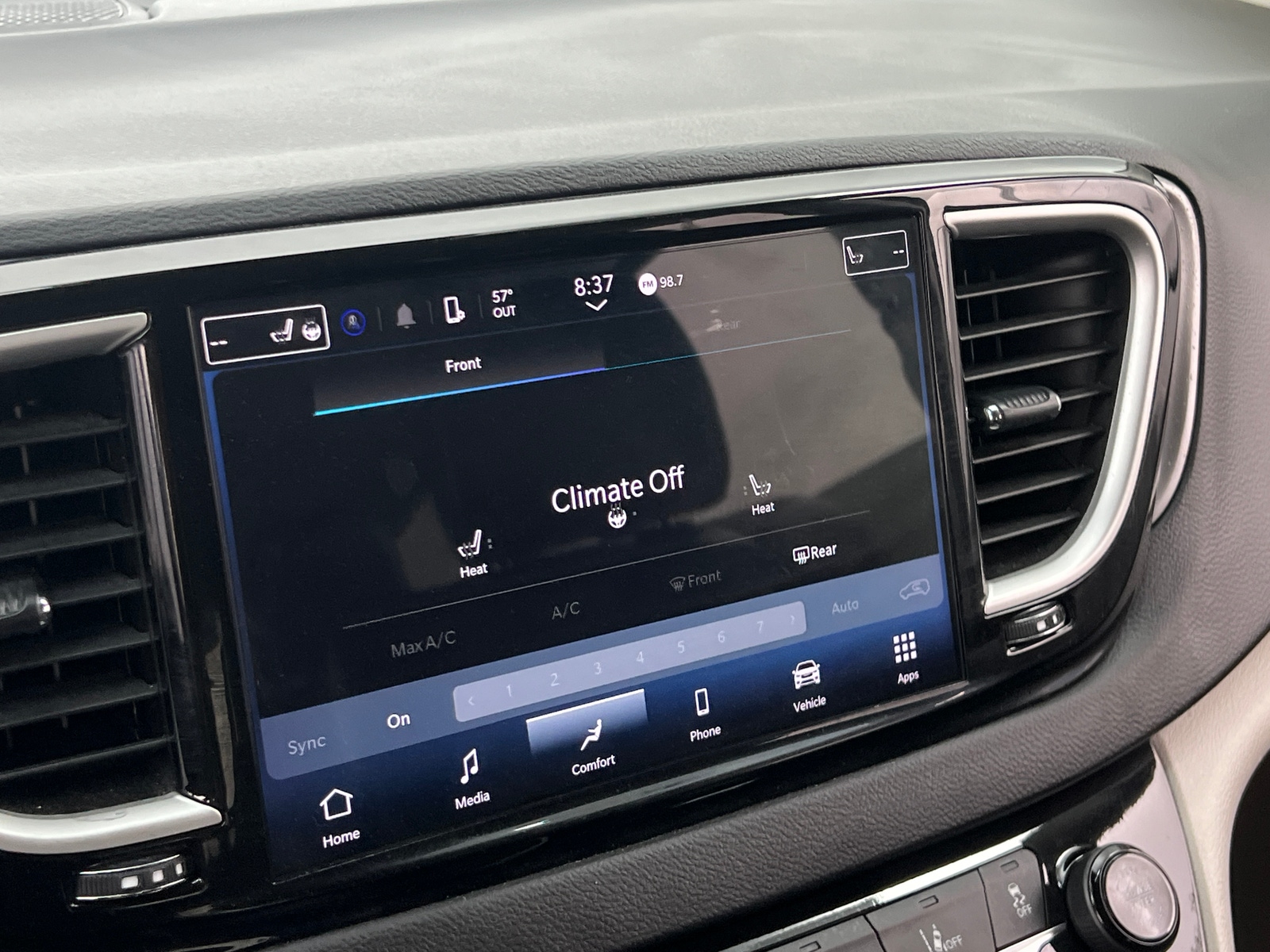 Thumbnail: 2024 Chrysler Pacifica - 3