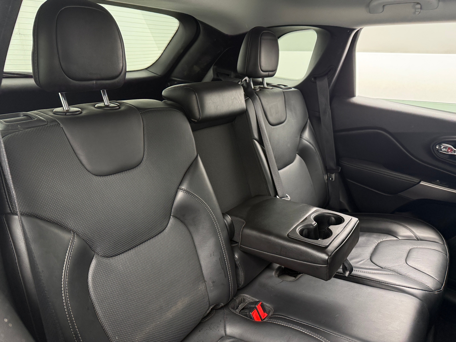 Thumbnail: 2020 Jeep Cherokee - 5