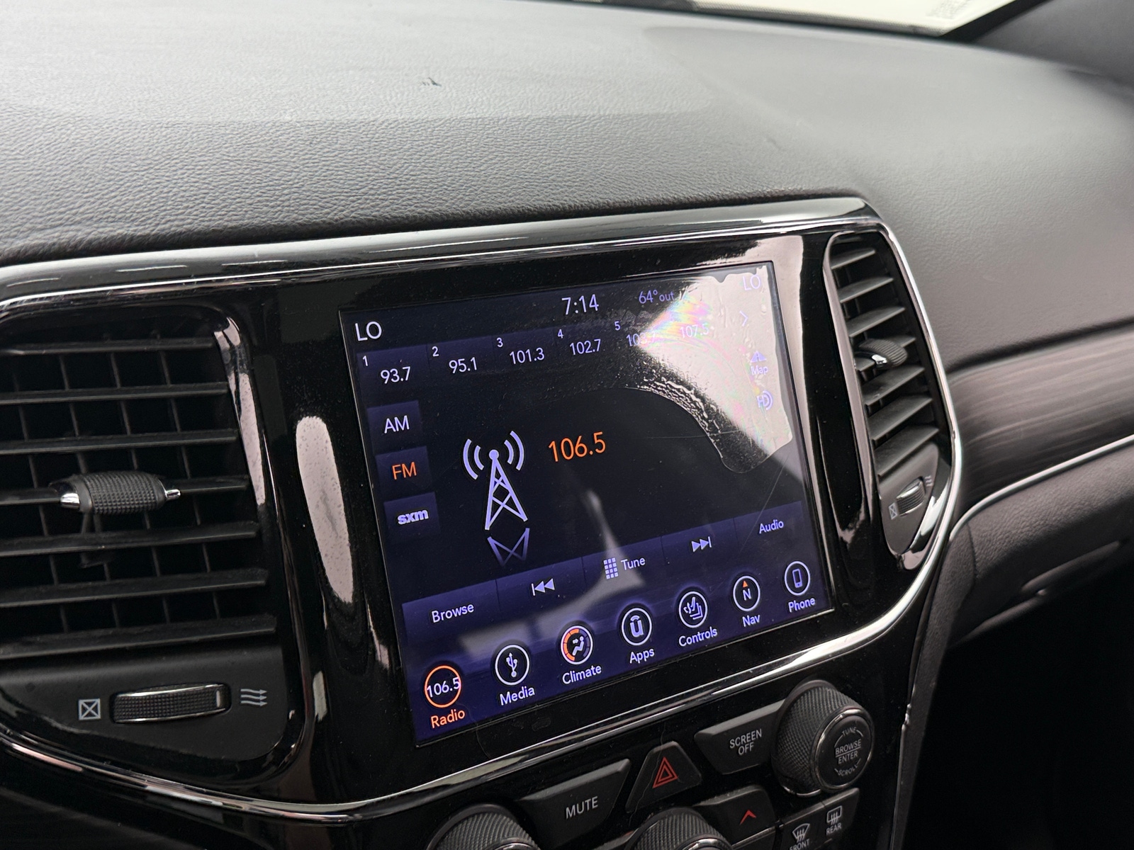 Thumbnail: 2019 Jeep Grand Cherokee - 3