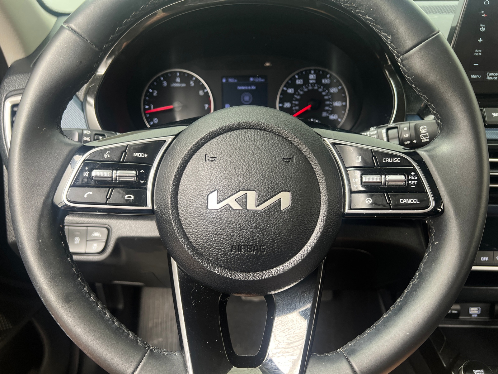 Thumbnail: 2023 Kia Seltos - 4