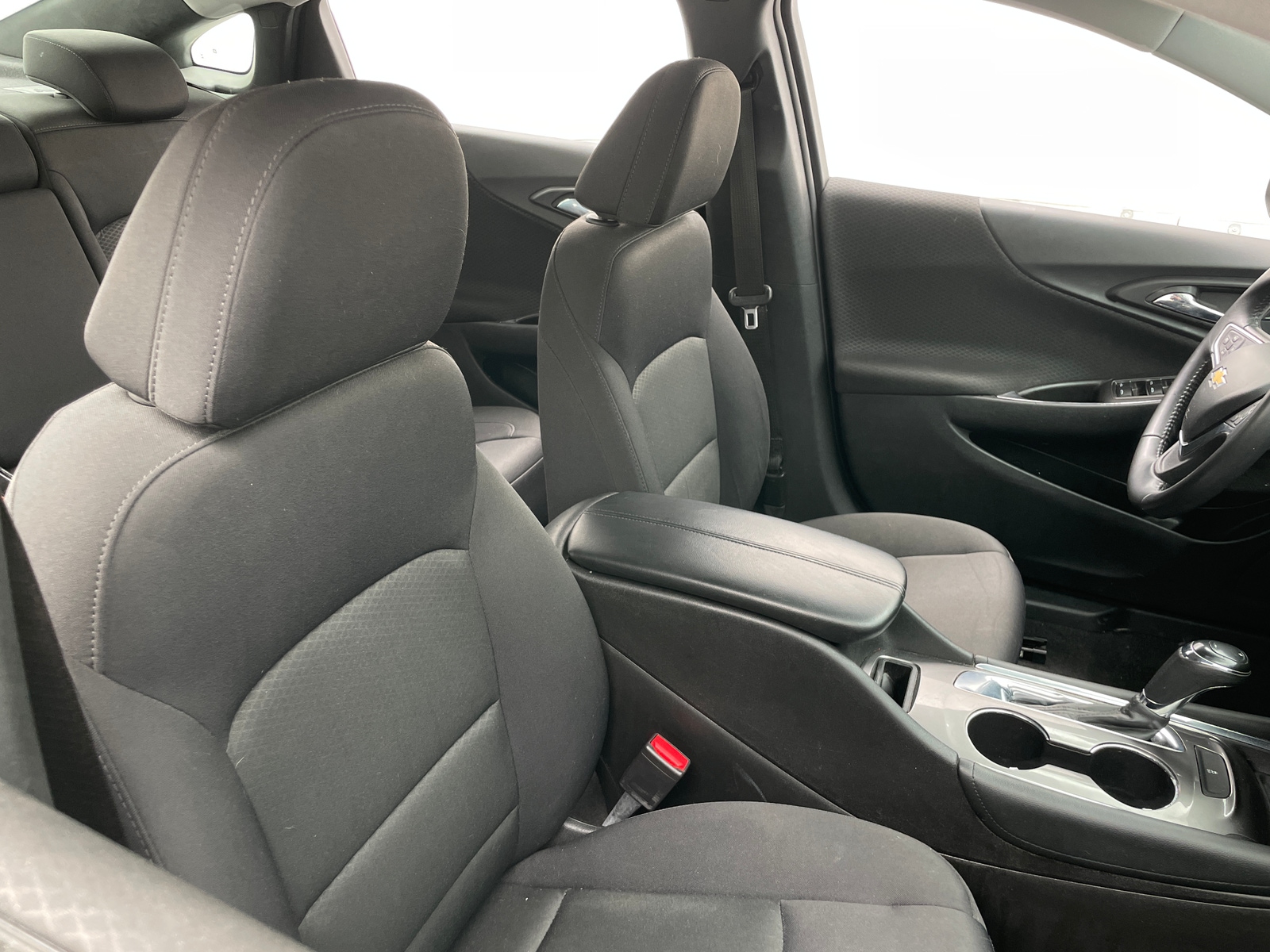 Thumbnail: 2017 Chevrolet Malibu - 2