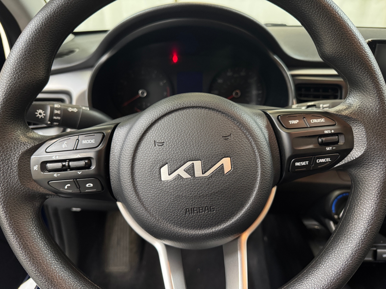 Thumbnail: 2023 Kia Rio - 5