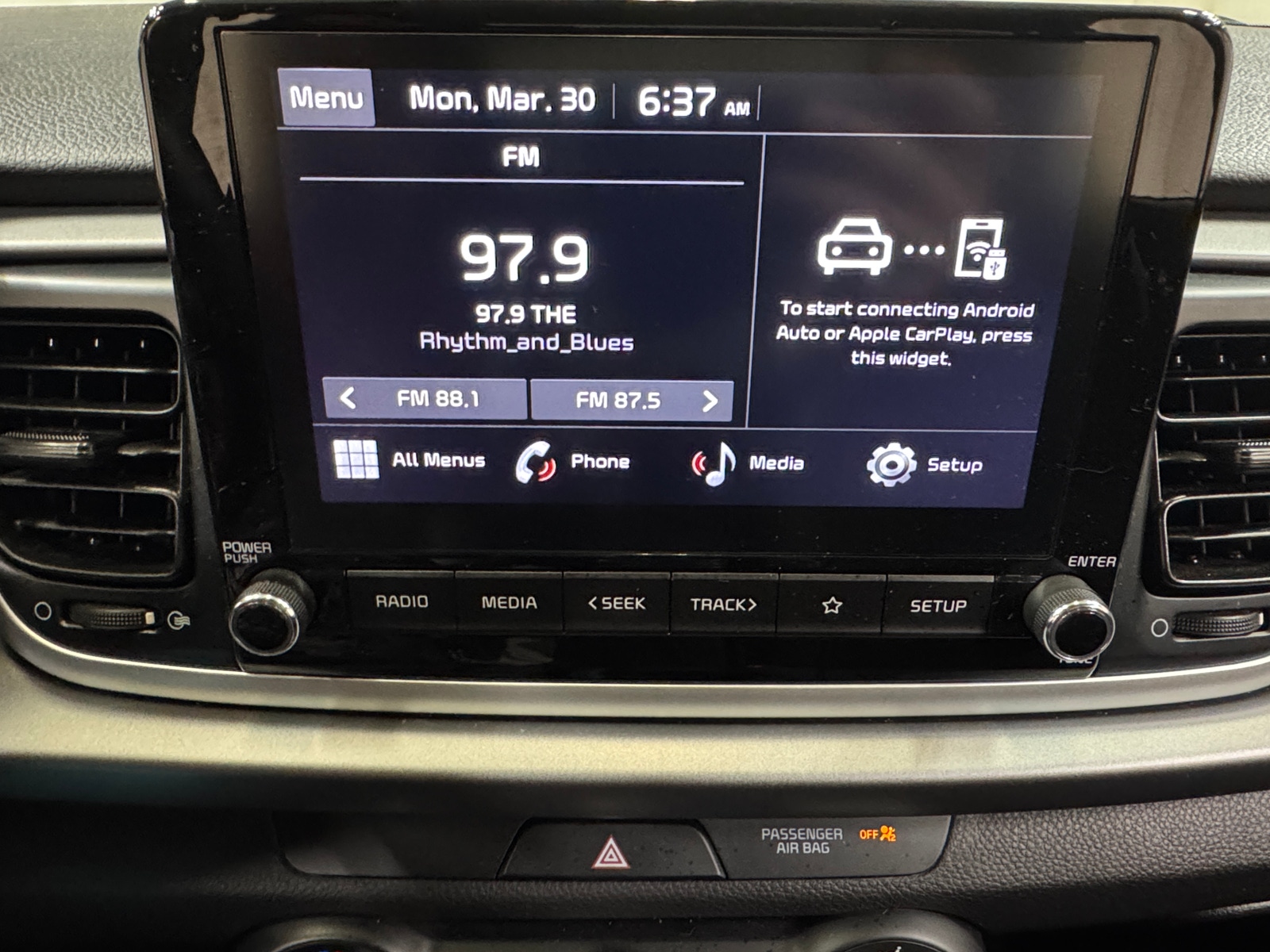 Thumbnail: 2023 Kia Rio - 4