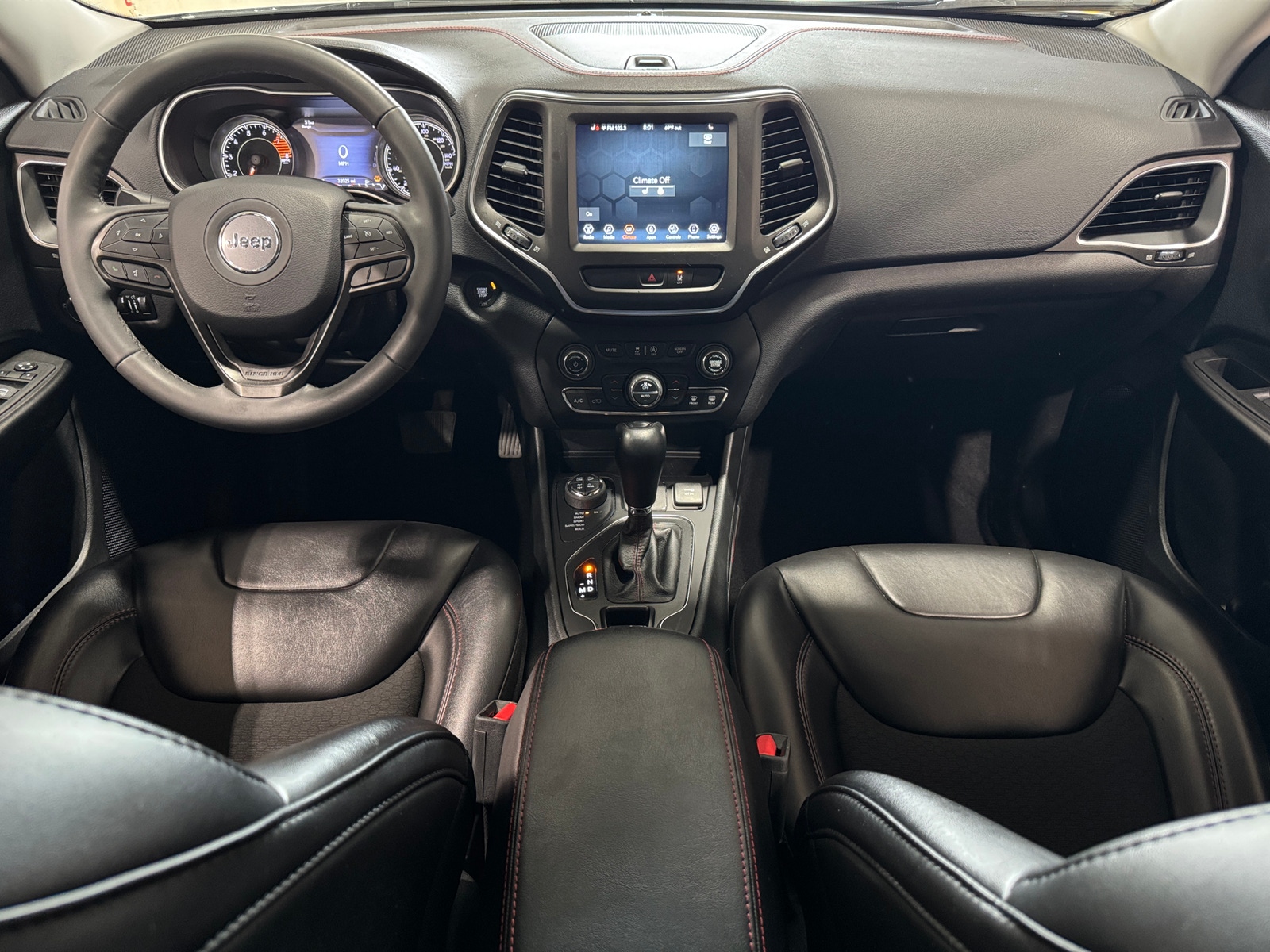 Thumbnail: 2022 Jeep Cherokee - 3