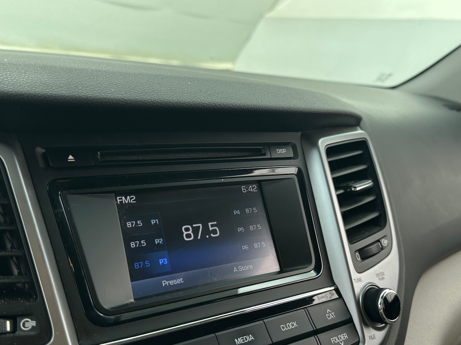 Thumbnail: 2017 Hyundai Tucson - 4