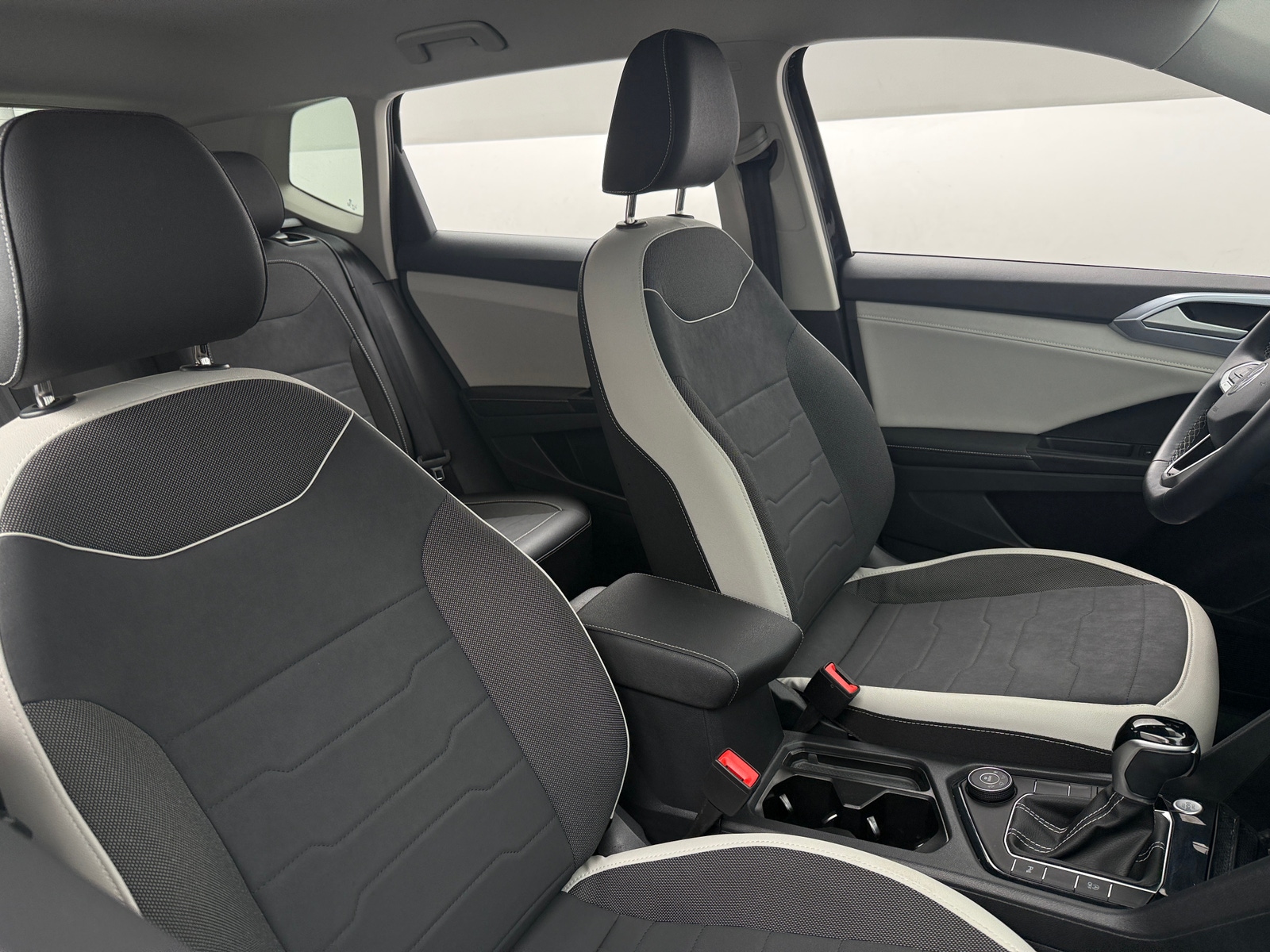 Thumbnail: 2025 Volkswagen Taos - 2