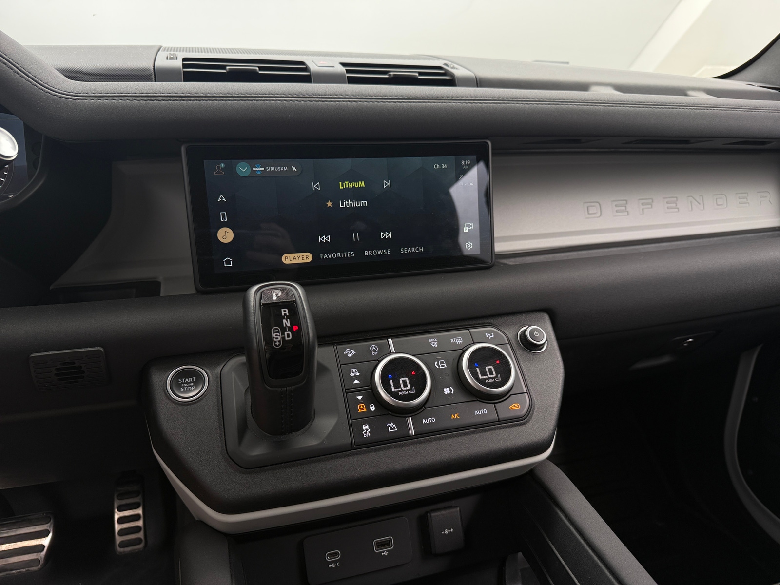 Thumbnail: 2022 Land Rover Defender - 3