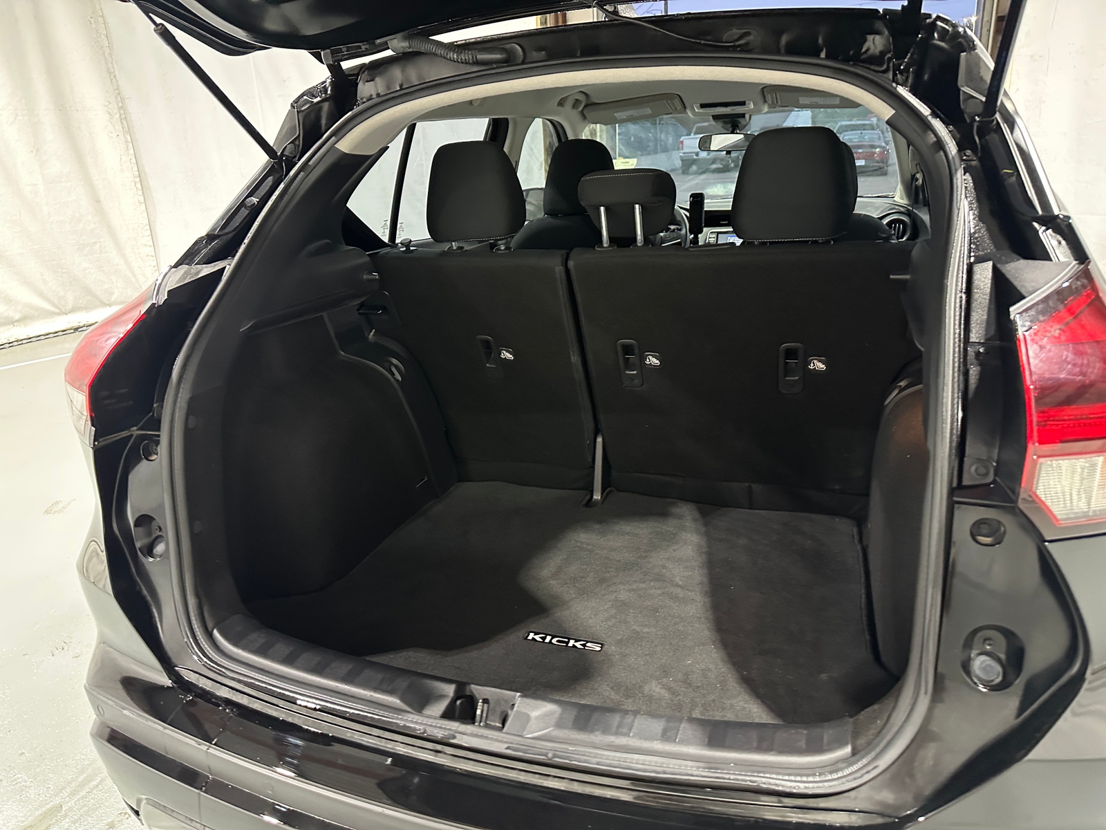 Thumbnail: 2022 Nissan Kicks - 7