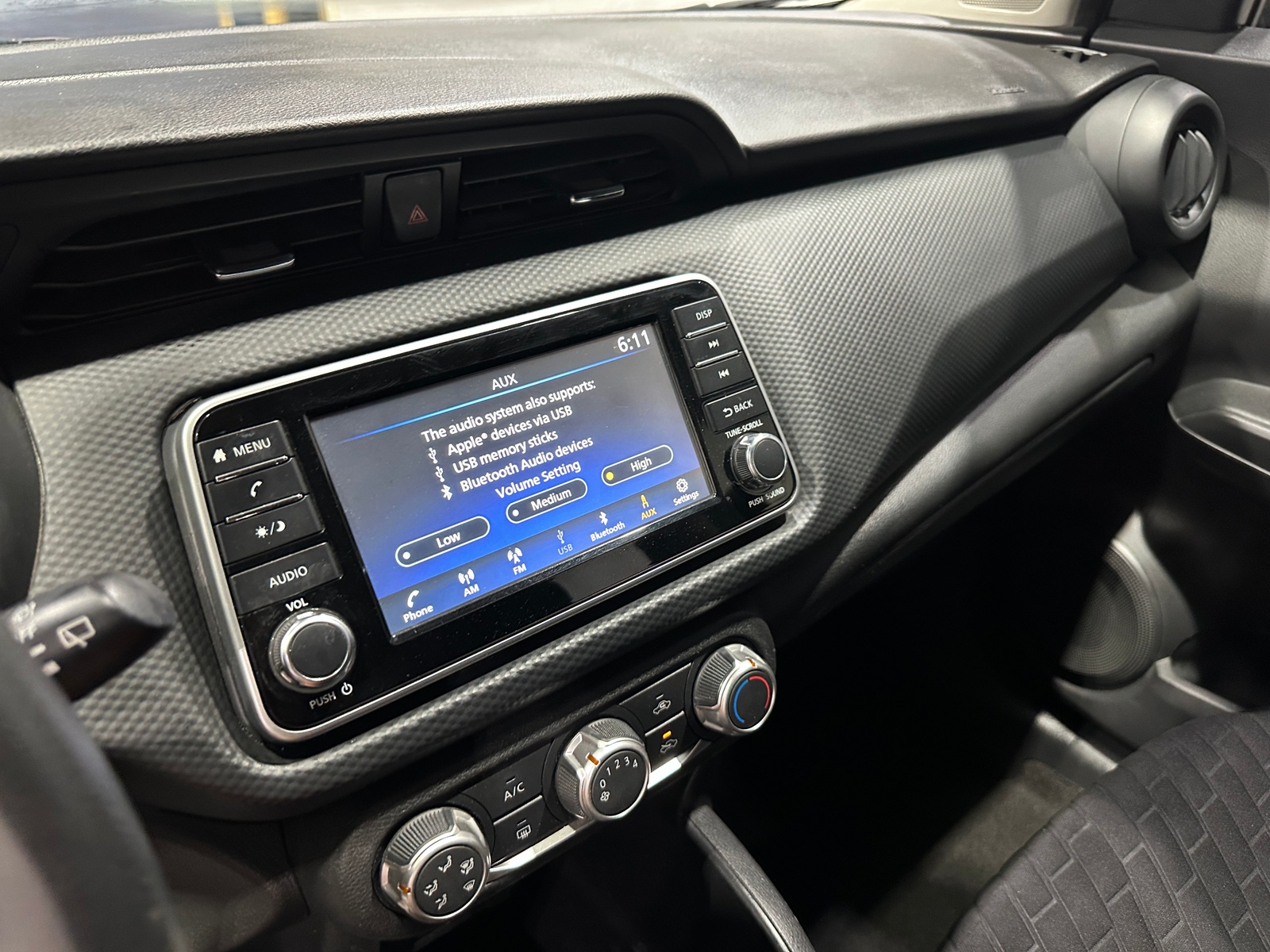 Thumbnail: 2022 Nissan Kicks - 4