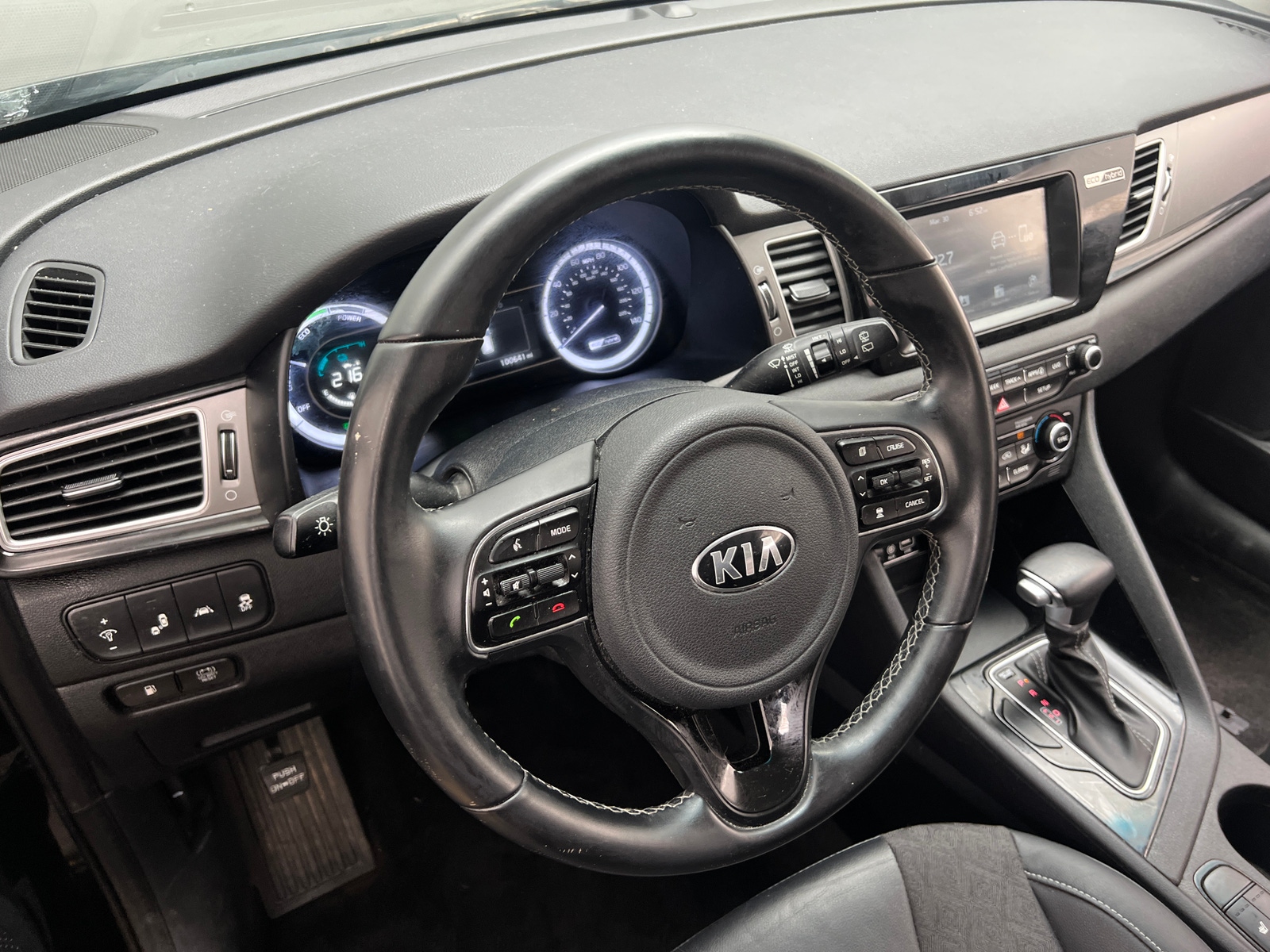 Thumbnail: 2017 Kia Niro - 4