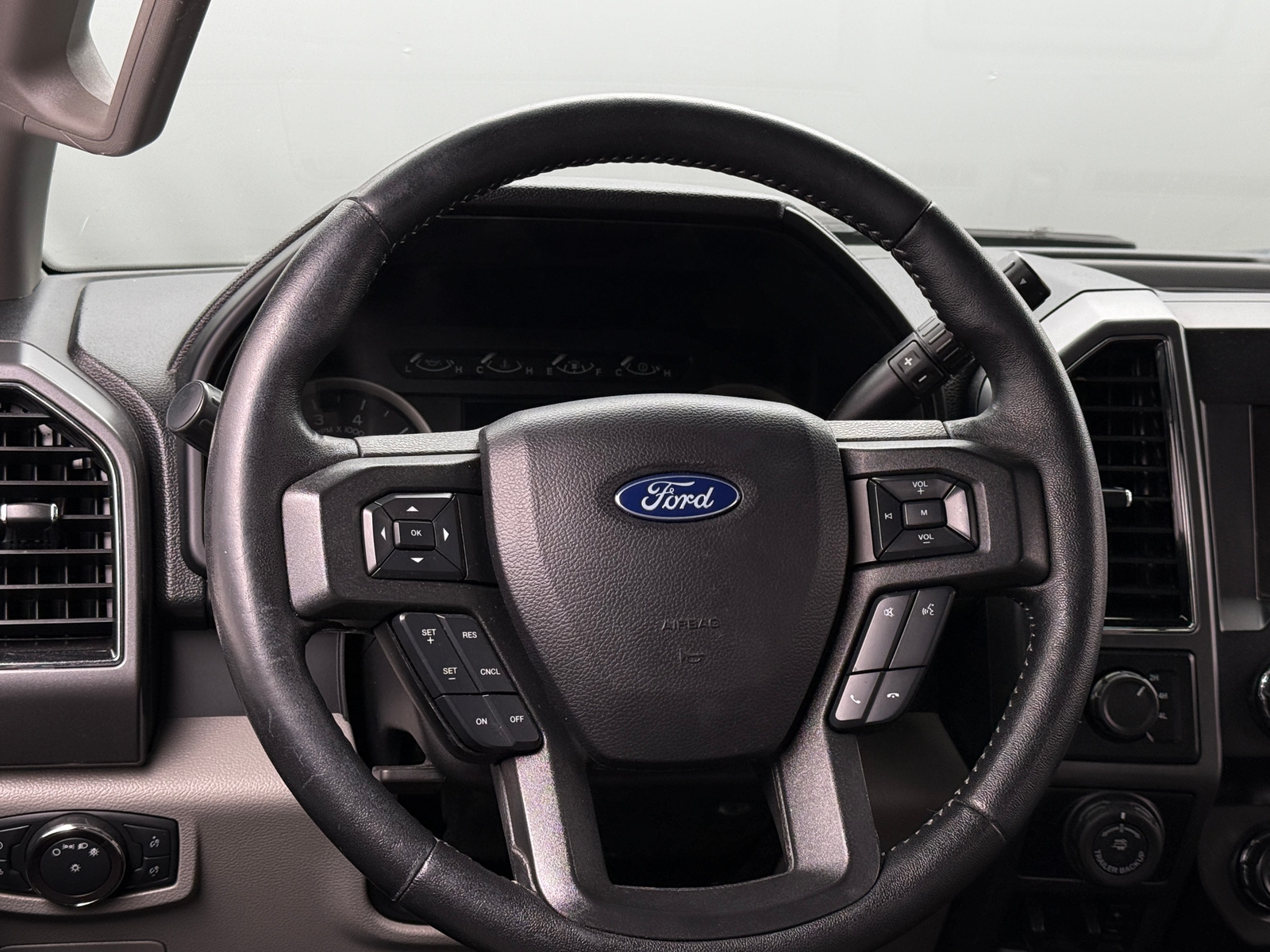 Thumbnail: 2019 Ford Econoline - 5