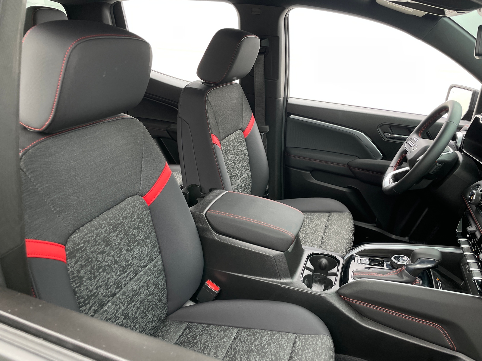 Thumbnail: 2025 Chevrolet Colorado - 2