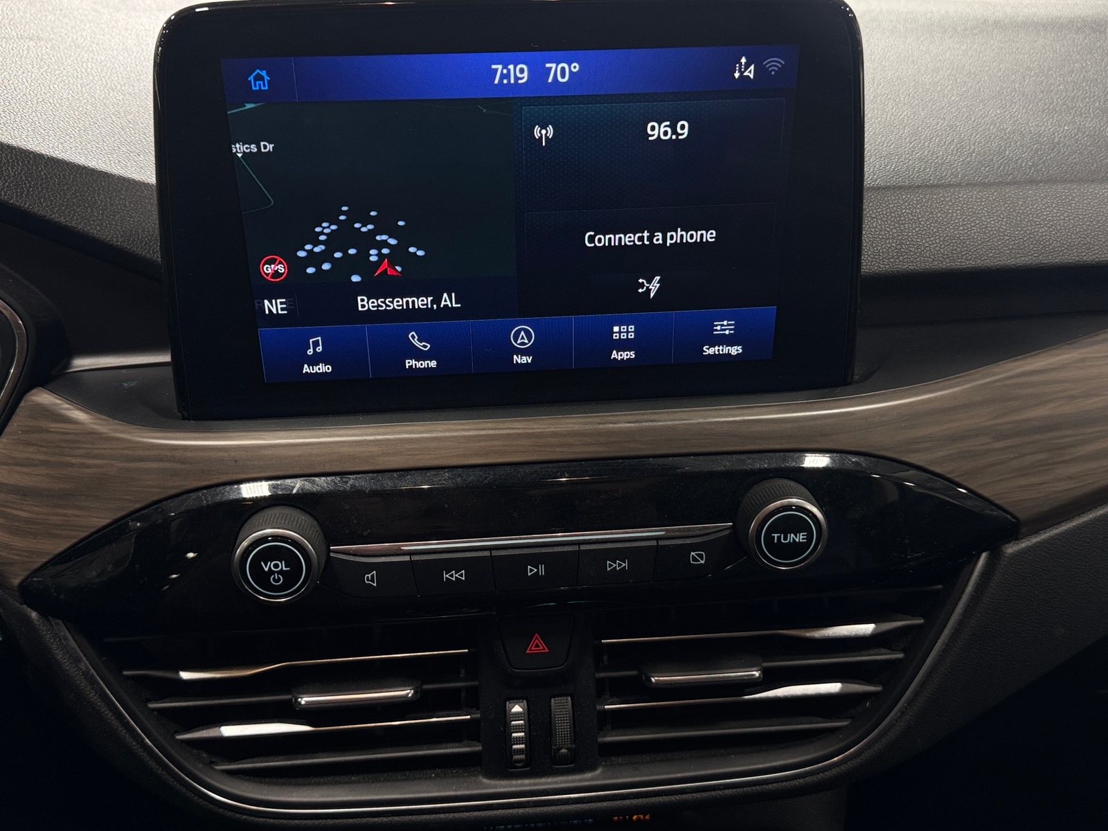 Thumbnail: 2020 Ford Escape - 3