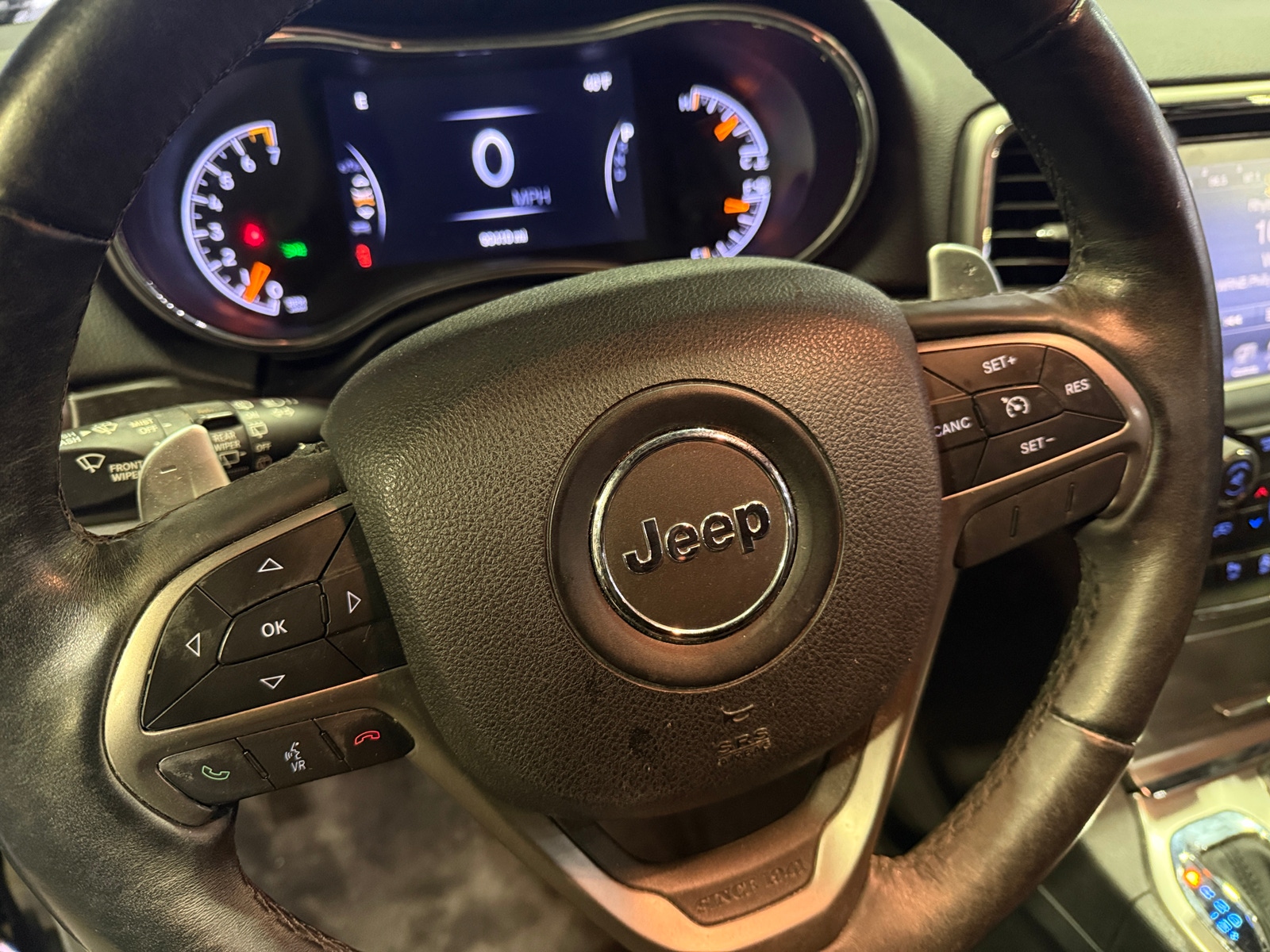 Thumbnail: 2017 Jeep Grand Cherokee - 4