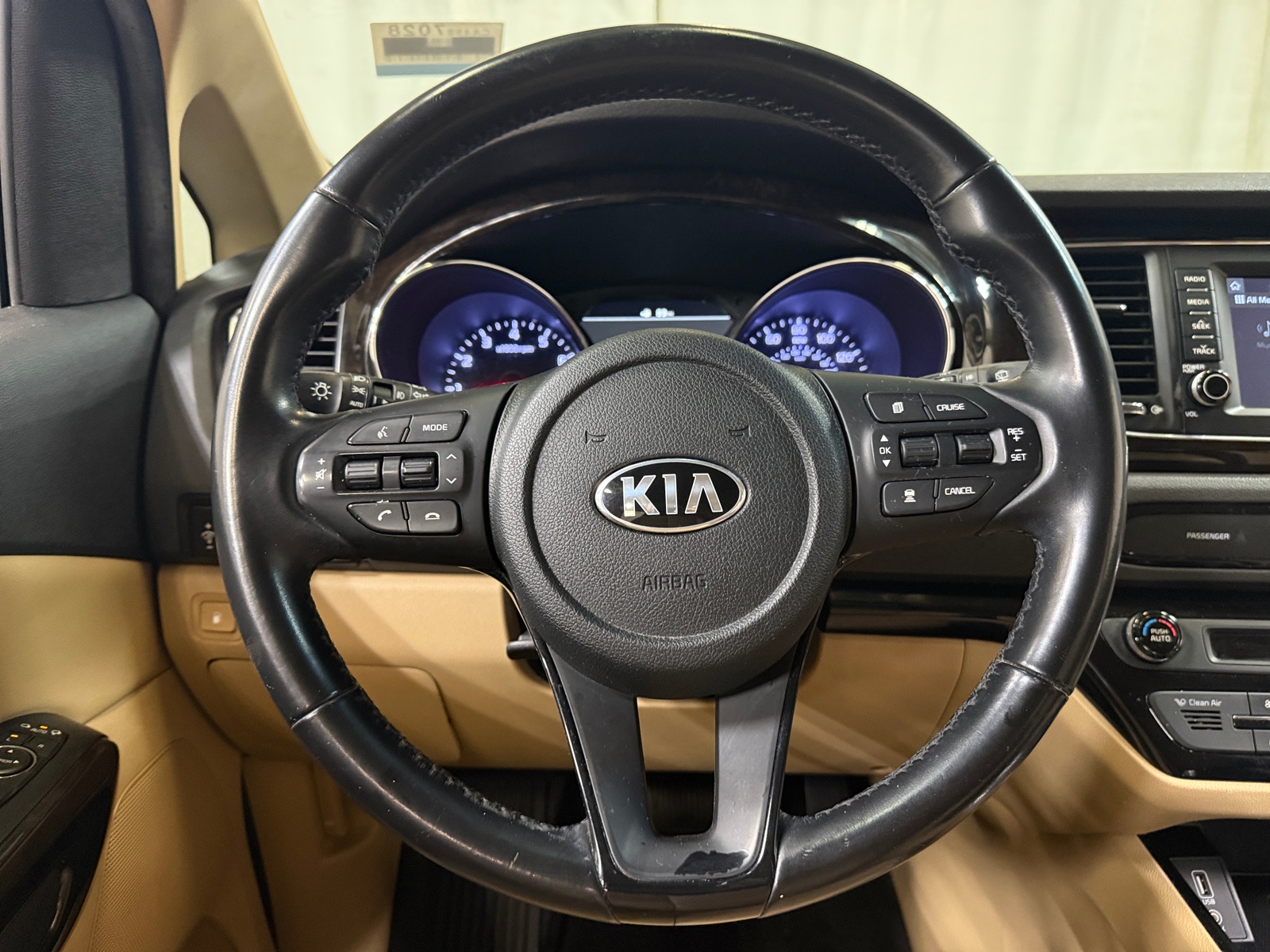 Thumbnail: 2020 Kia Sedona - 4