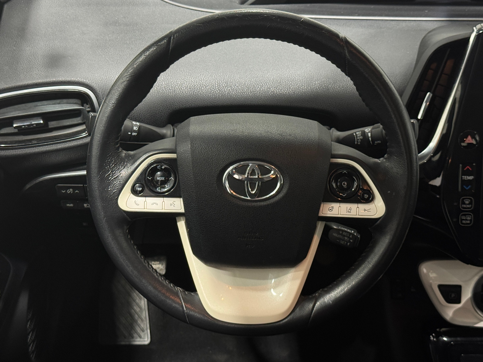 Thumbnail: 2017 Toyota Prius Prime - 5