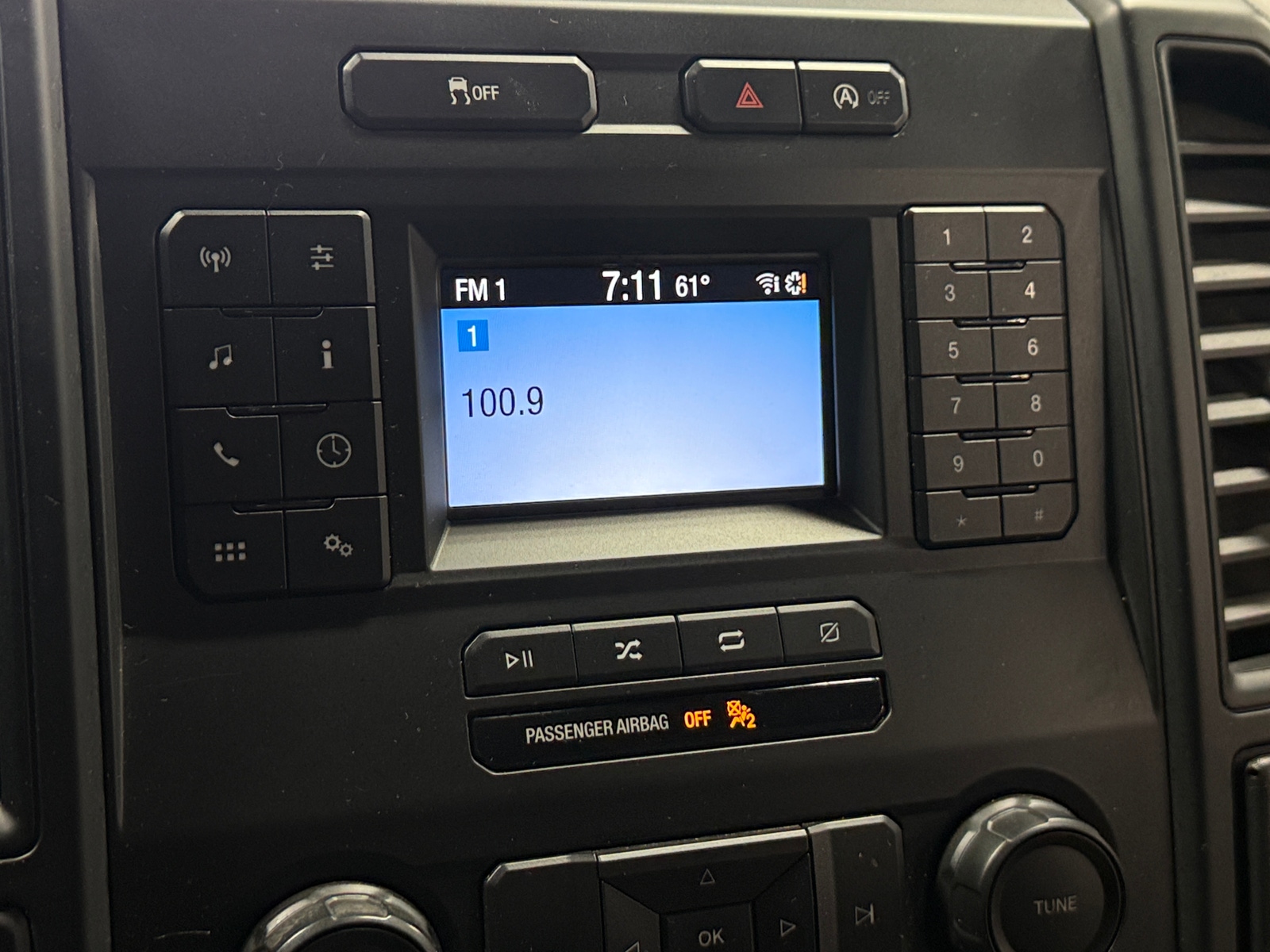 Thumbnail: 2018 Ford Econoline - 4