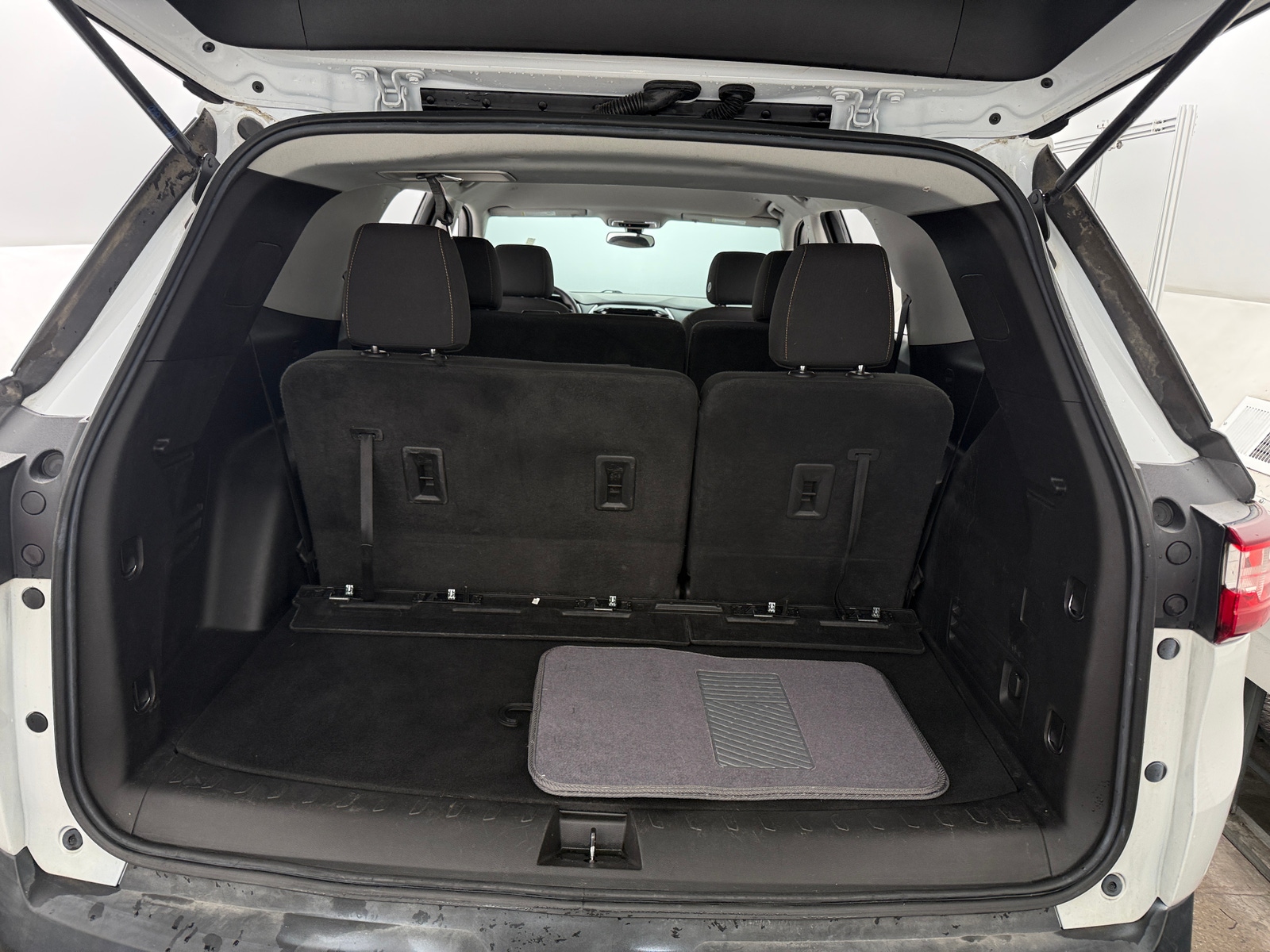 Thumbnail: 2021 Chevrolet Traverse - 7