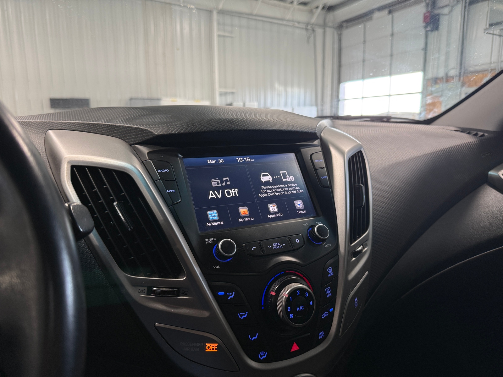 Thumbnail: 2017 Hyundai Veloster - 4