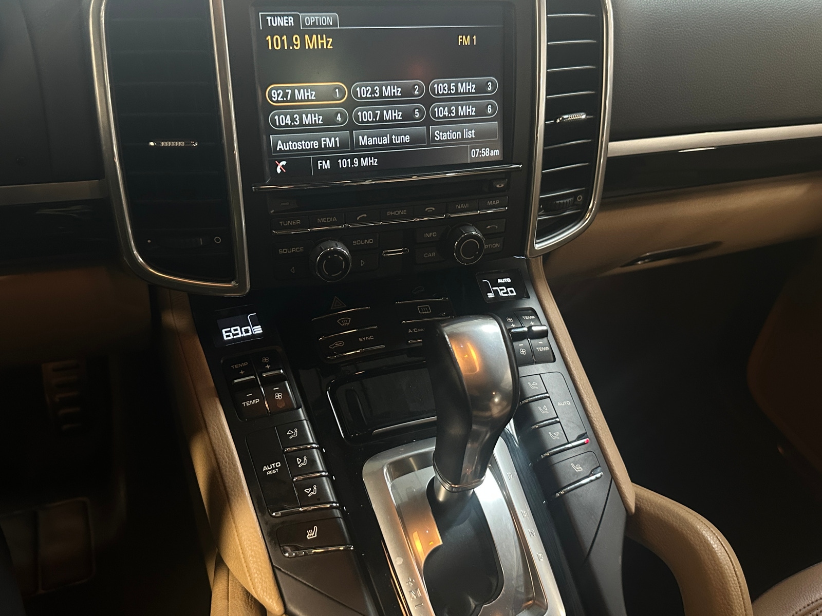 Thumbnail: 2014 Porsche Cayenne - 3