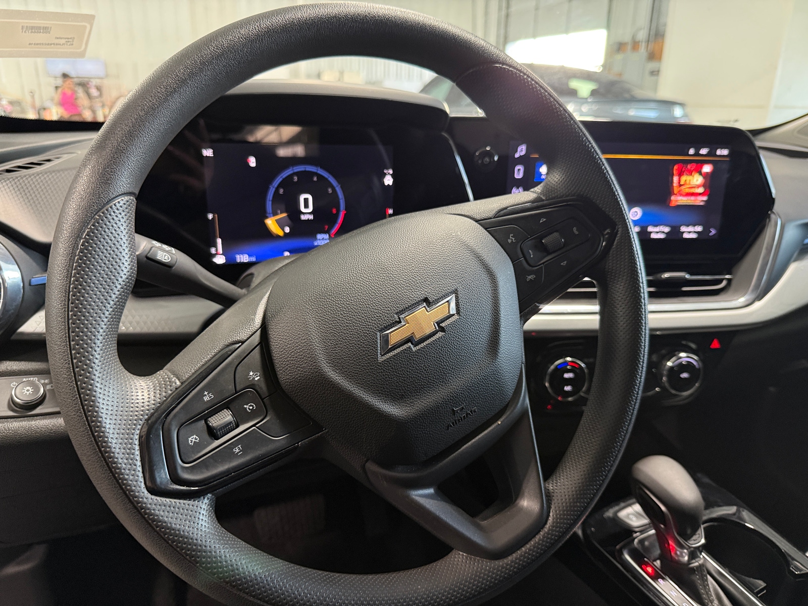 Thumbnail: 2025 Chevrolet Trax - 5