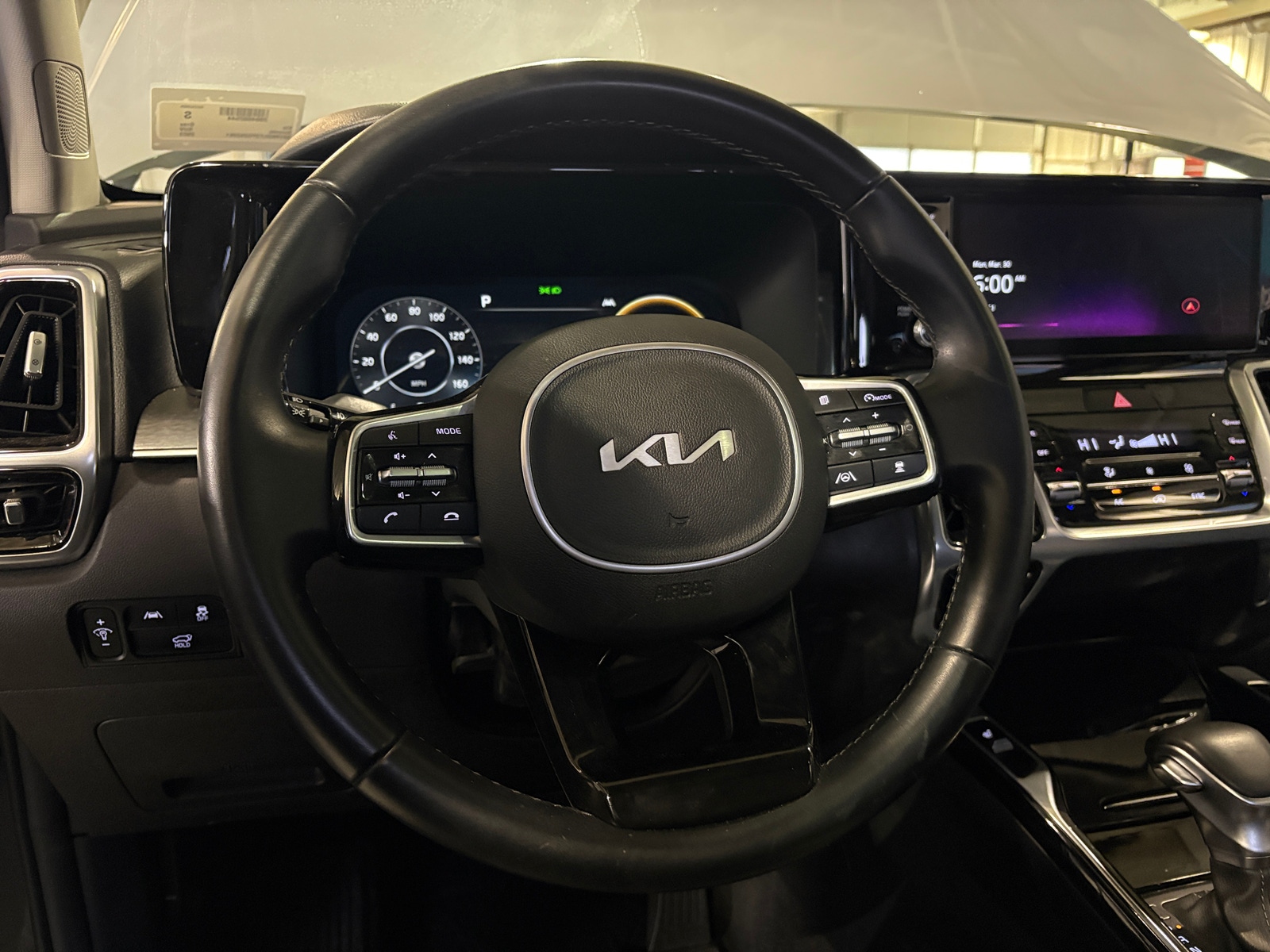 Thumbnail: 2023 Kia Sorento - 4