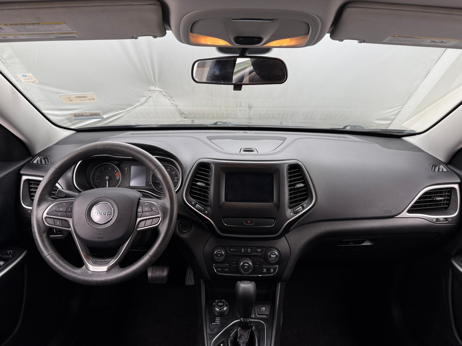 Thumbnail: 2019 Jeep Cherokee - 3